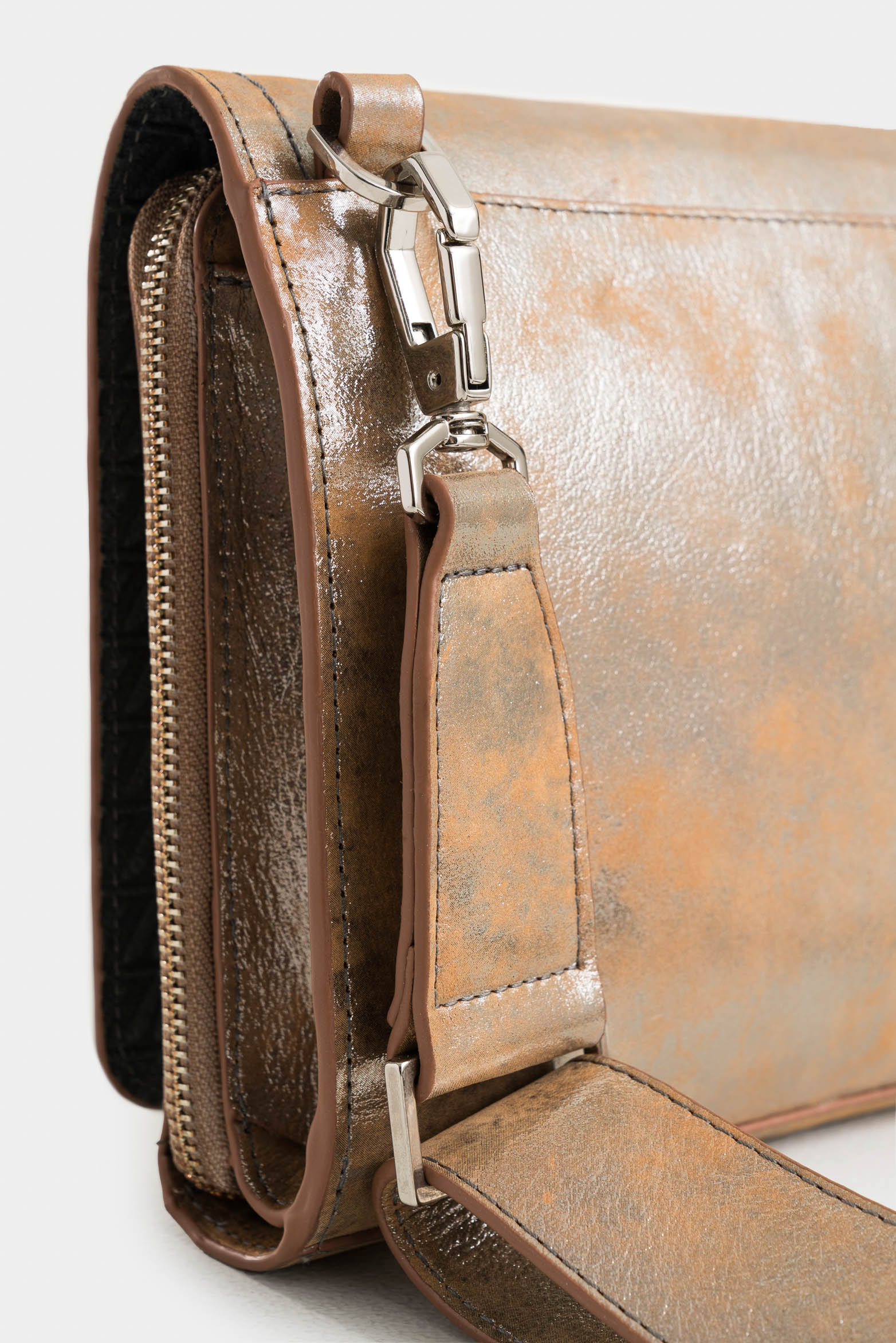 Abi 2.0 Folia Leather Bowling Bag for Women with Adjustable Strap - Image 4
