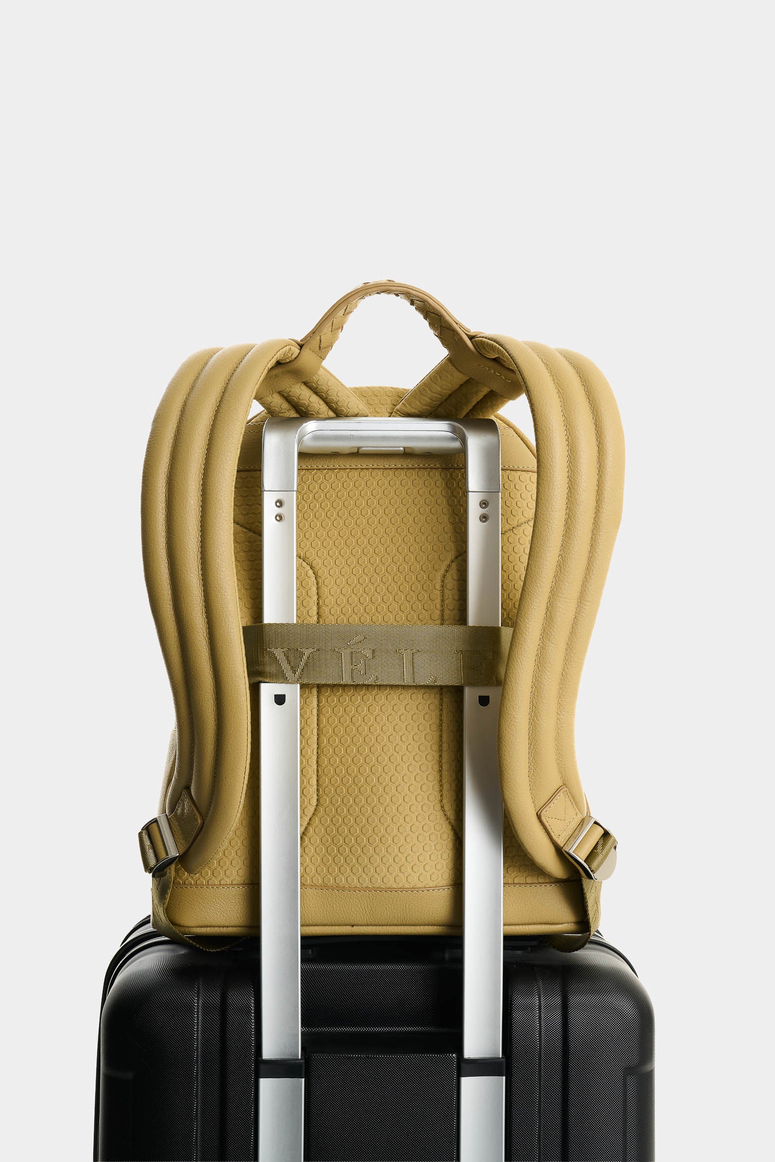 Alava mini leather backpack for women - Image 3