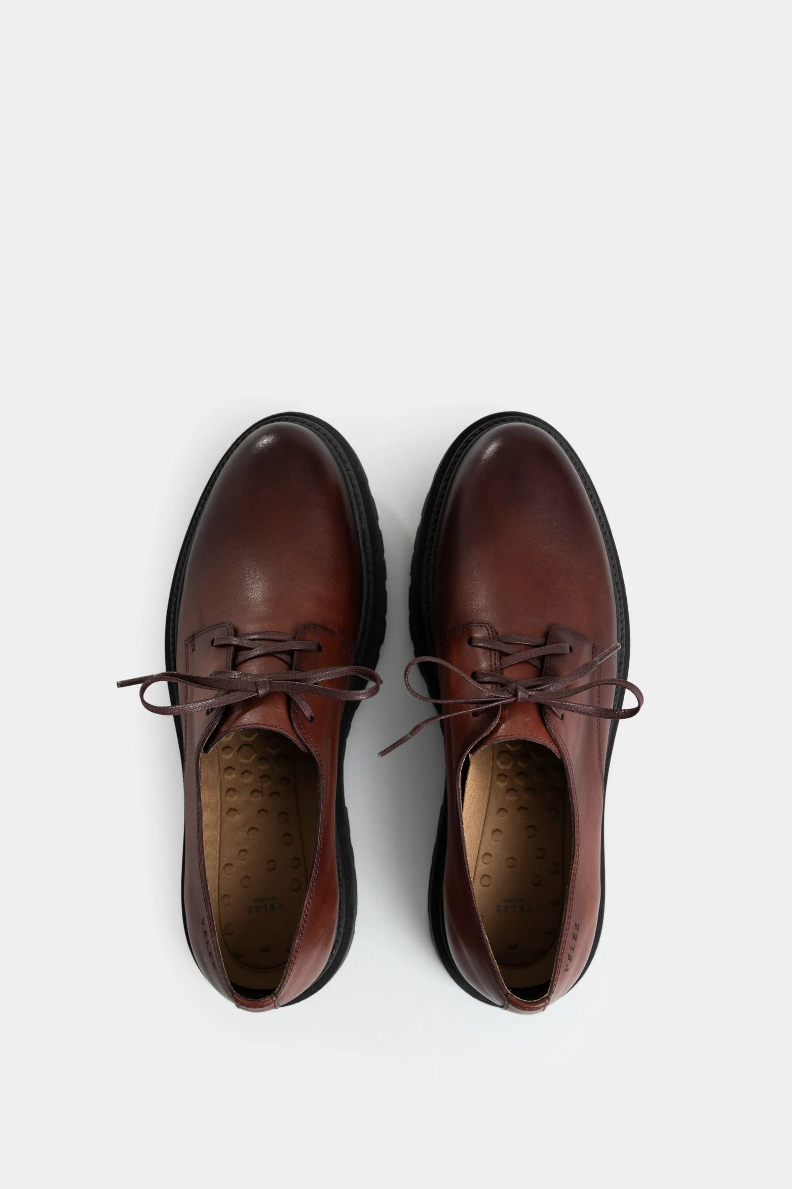 Arezzo Corded Leather Shoes for Men with Aged Effect - Image 4