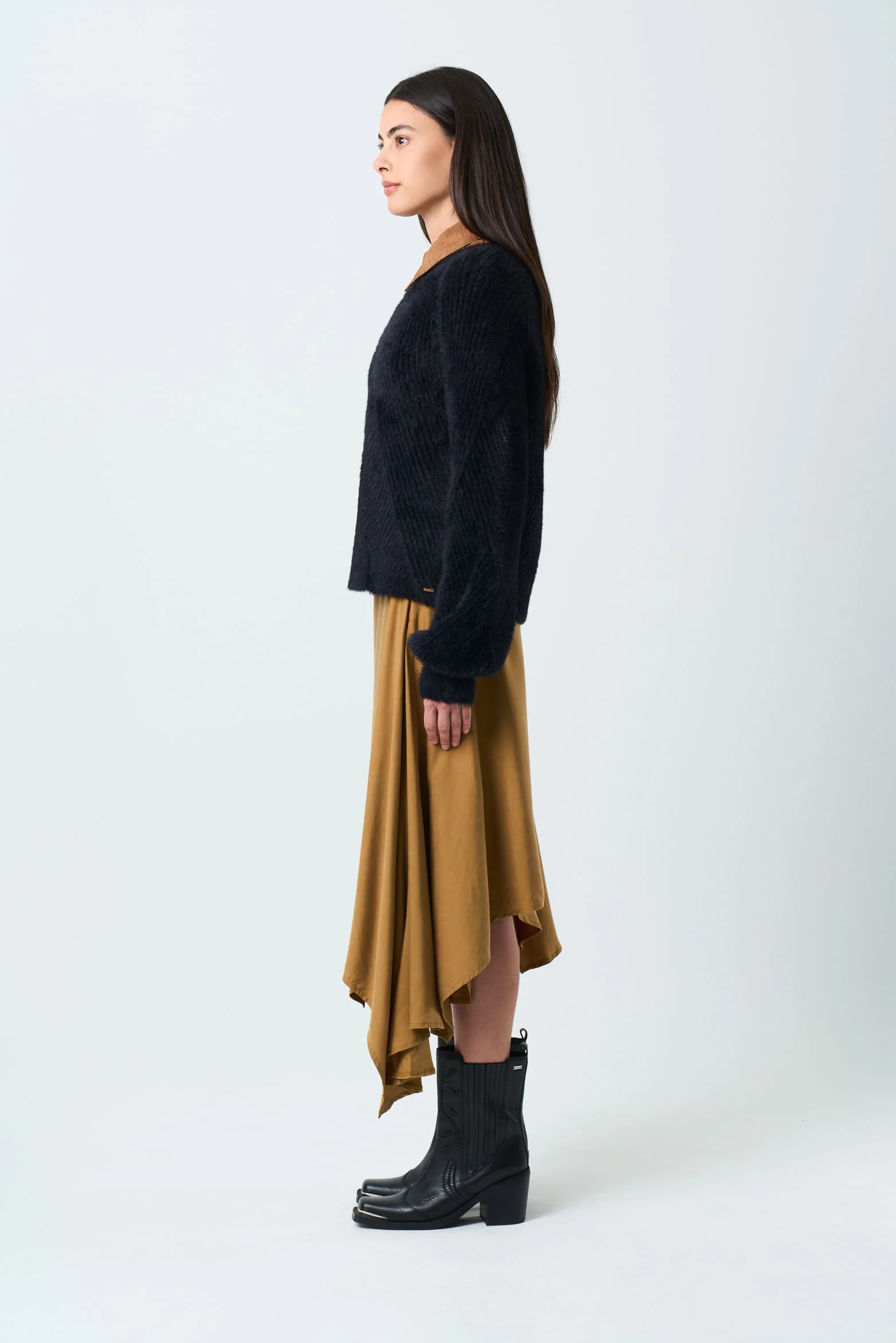 Asymmetrical ribbed Liora sweater for women - Image 2