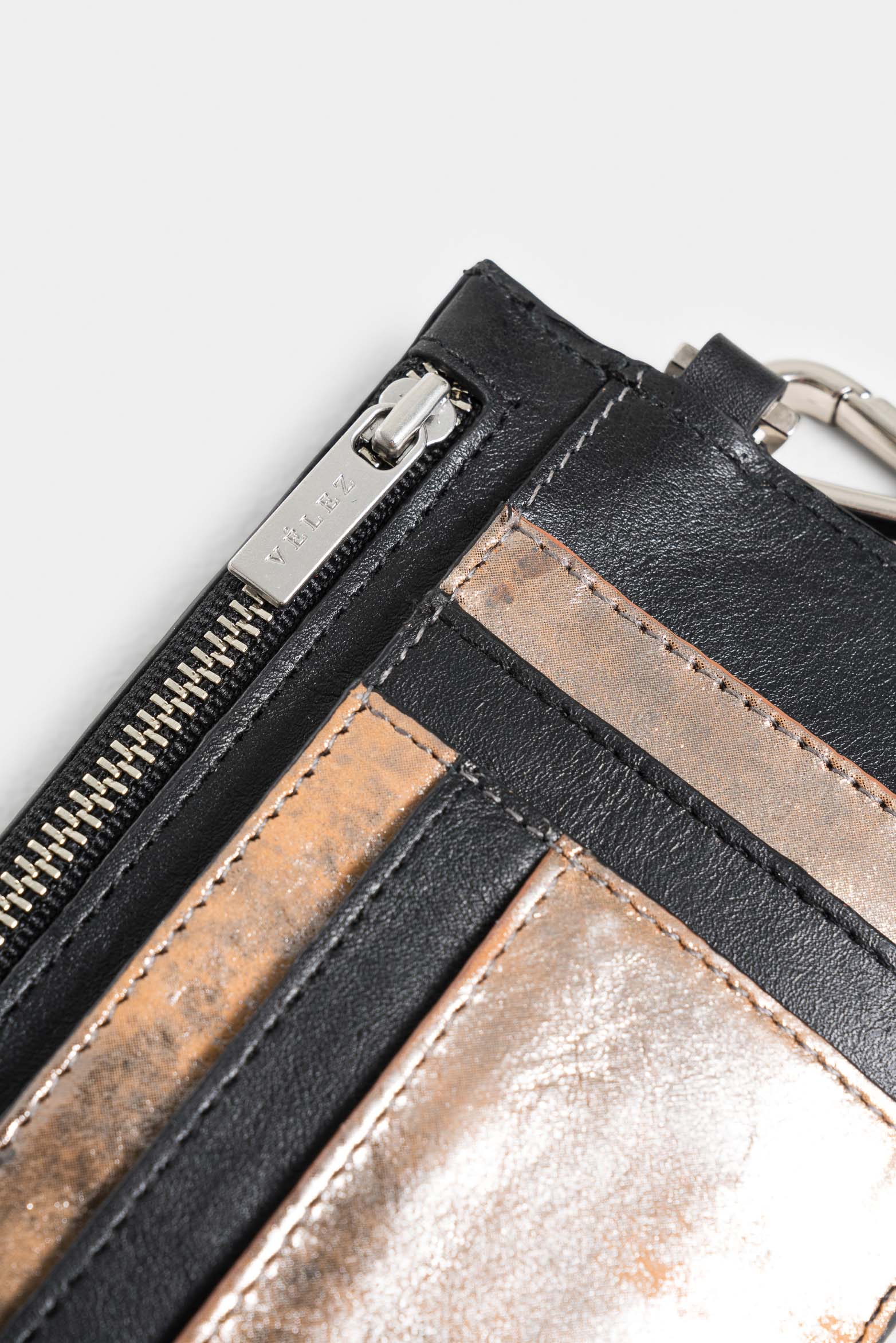 Aventurine Leather Document Holder with Chain Handle for Women - Image 5
