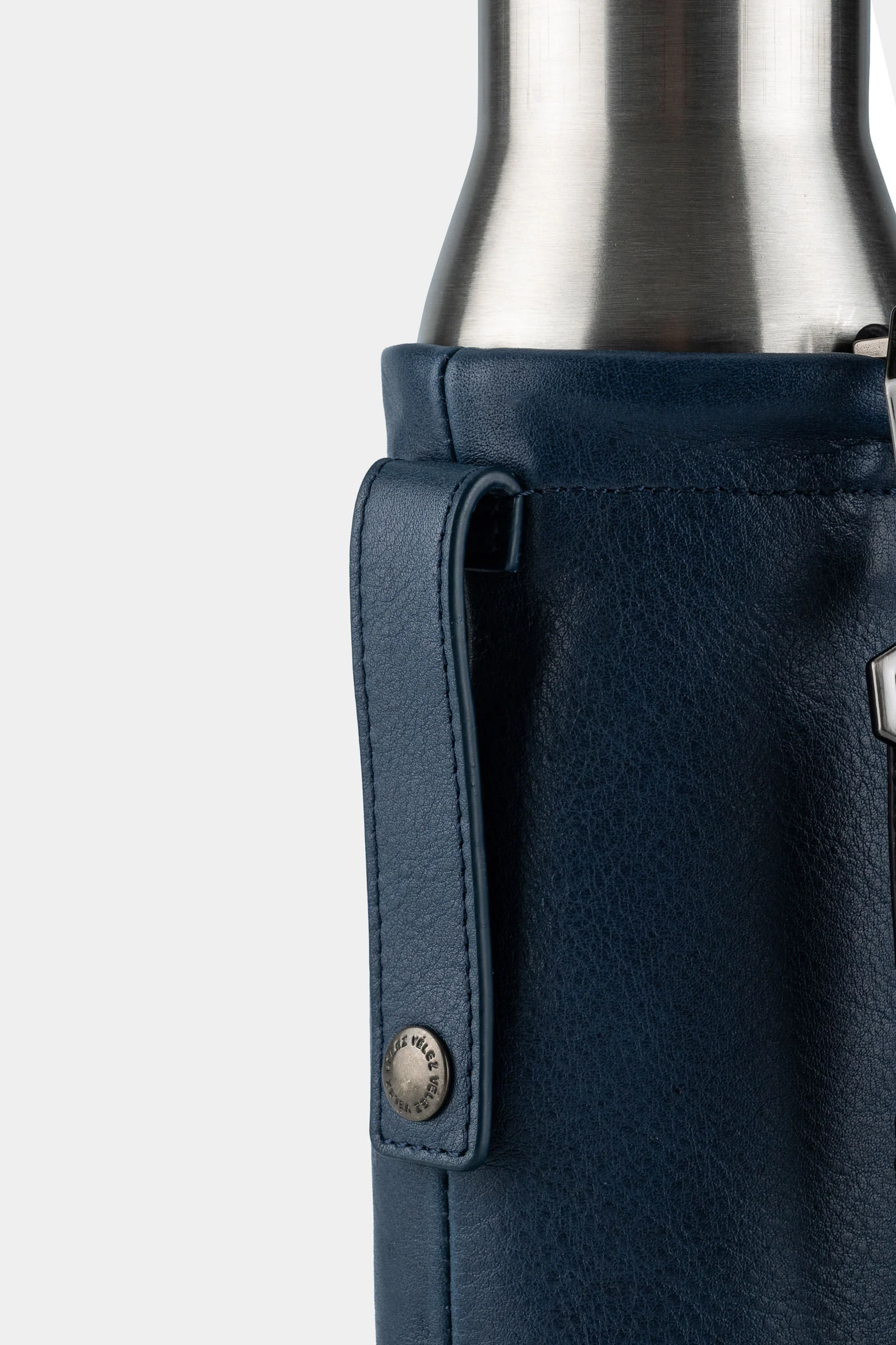 Brunei Leather Bottle Holder with Metallic Thermos - Image 4