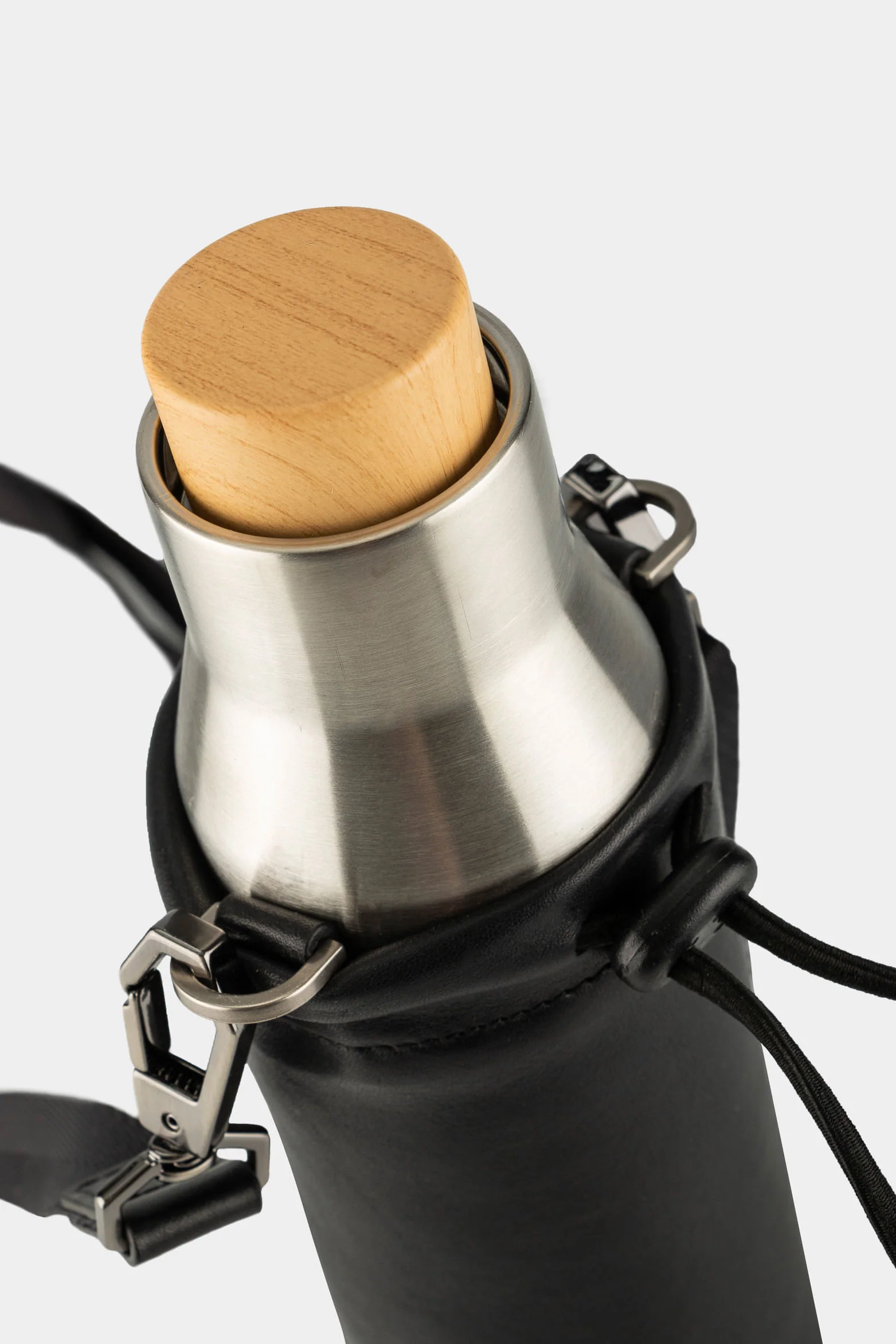 Brunei Leather Bottle Holder with Metallic Thermos - Image 5