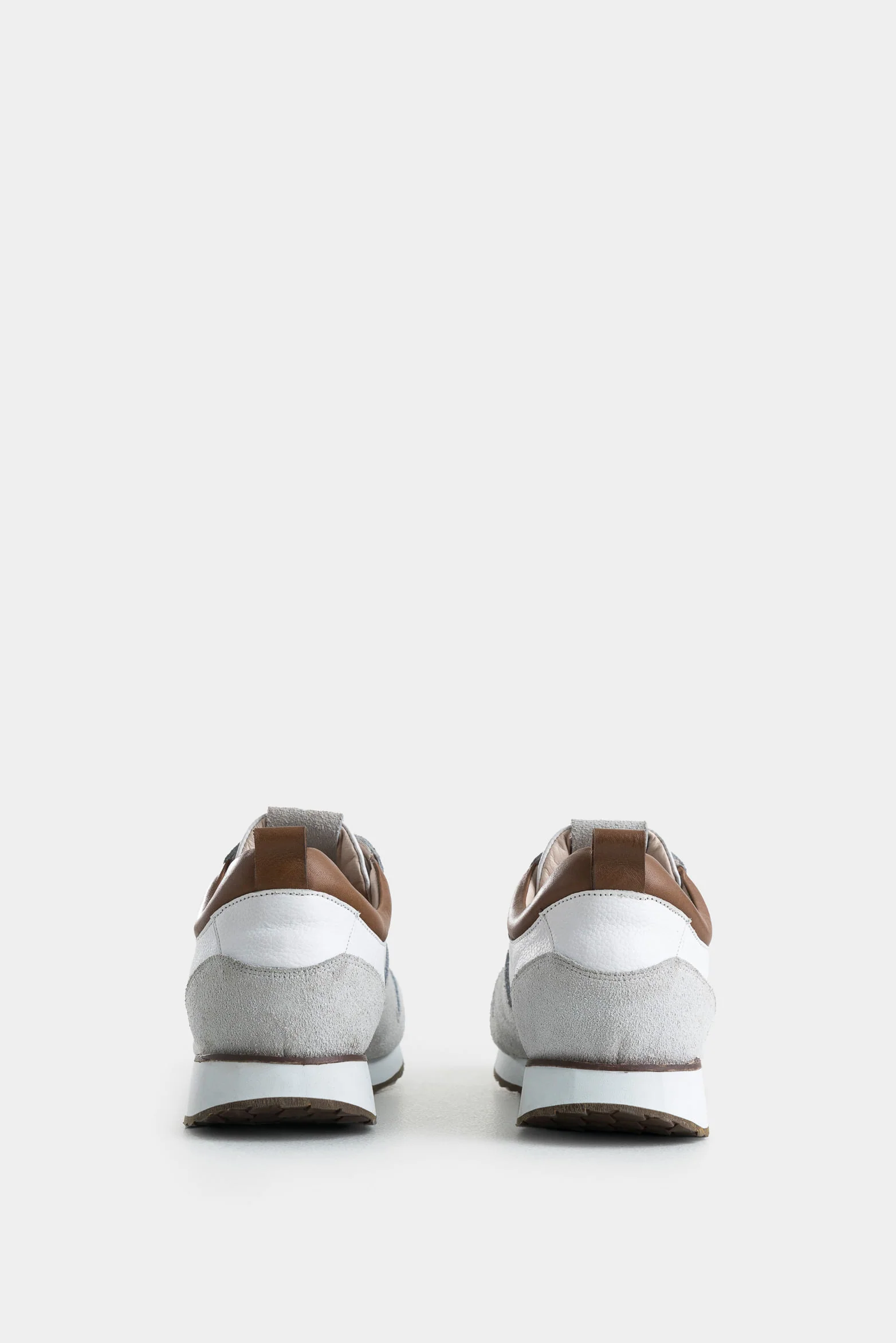 Coprin Smooth and Suede Leather Tennis Shoes for Men with Contrast Detail - Image 3