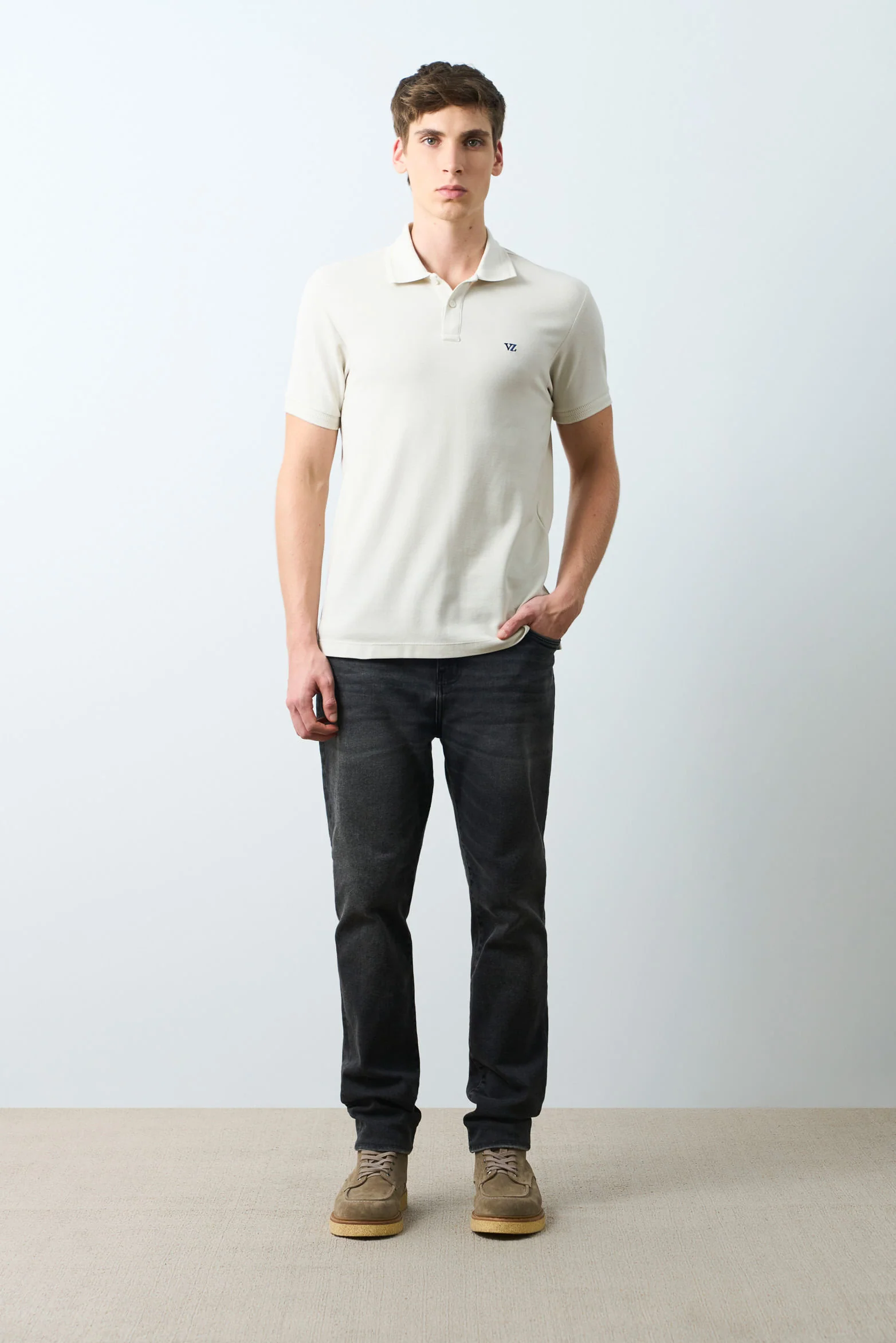 Essential short-sleeve polo for men textured