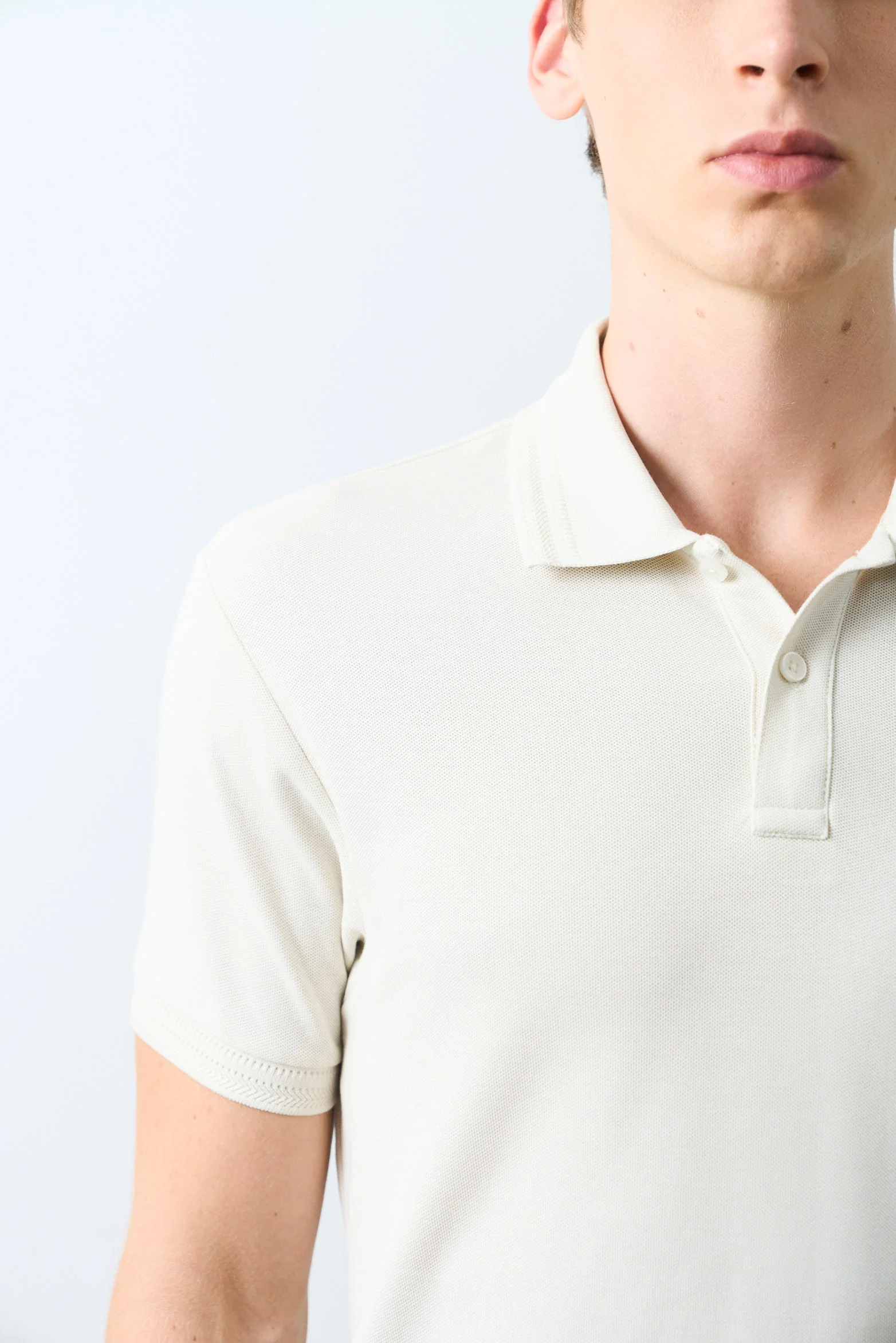 Essential short-sleeve polo for men textured - Image 5