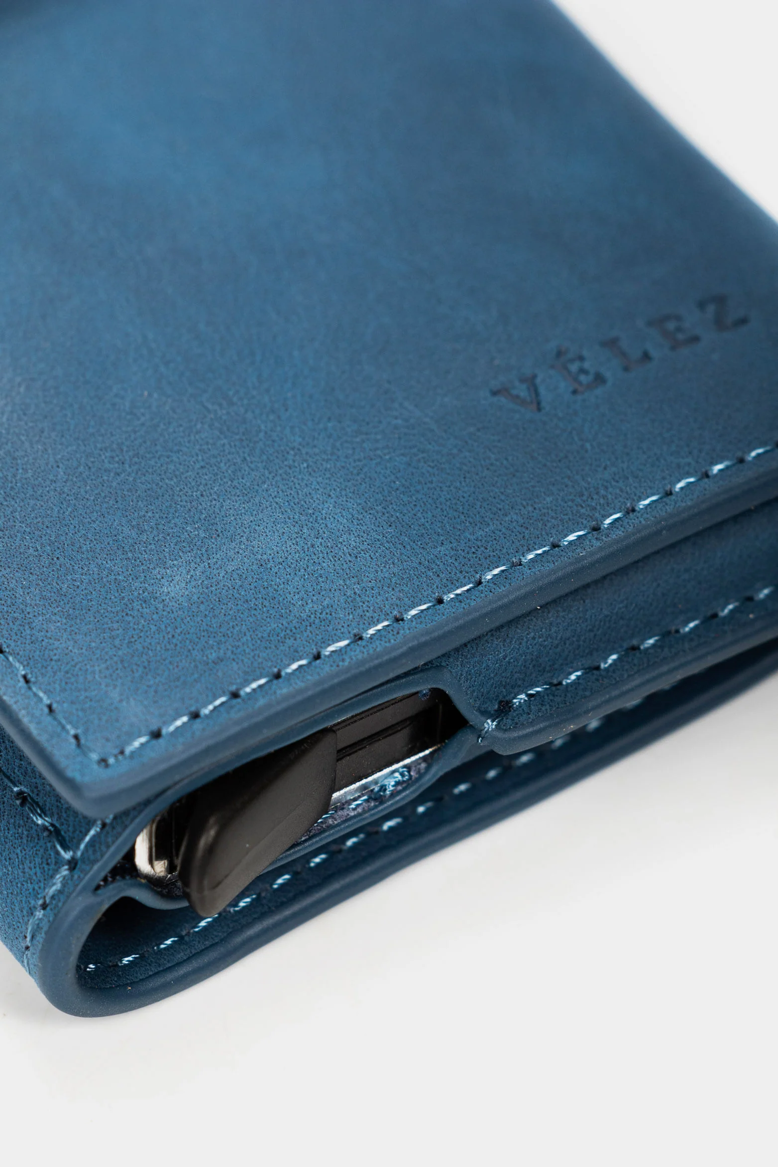 Garry Tech Leather Card Holder in Dark Blue - Image 4