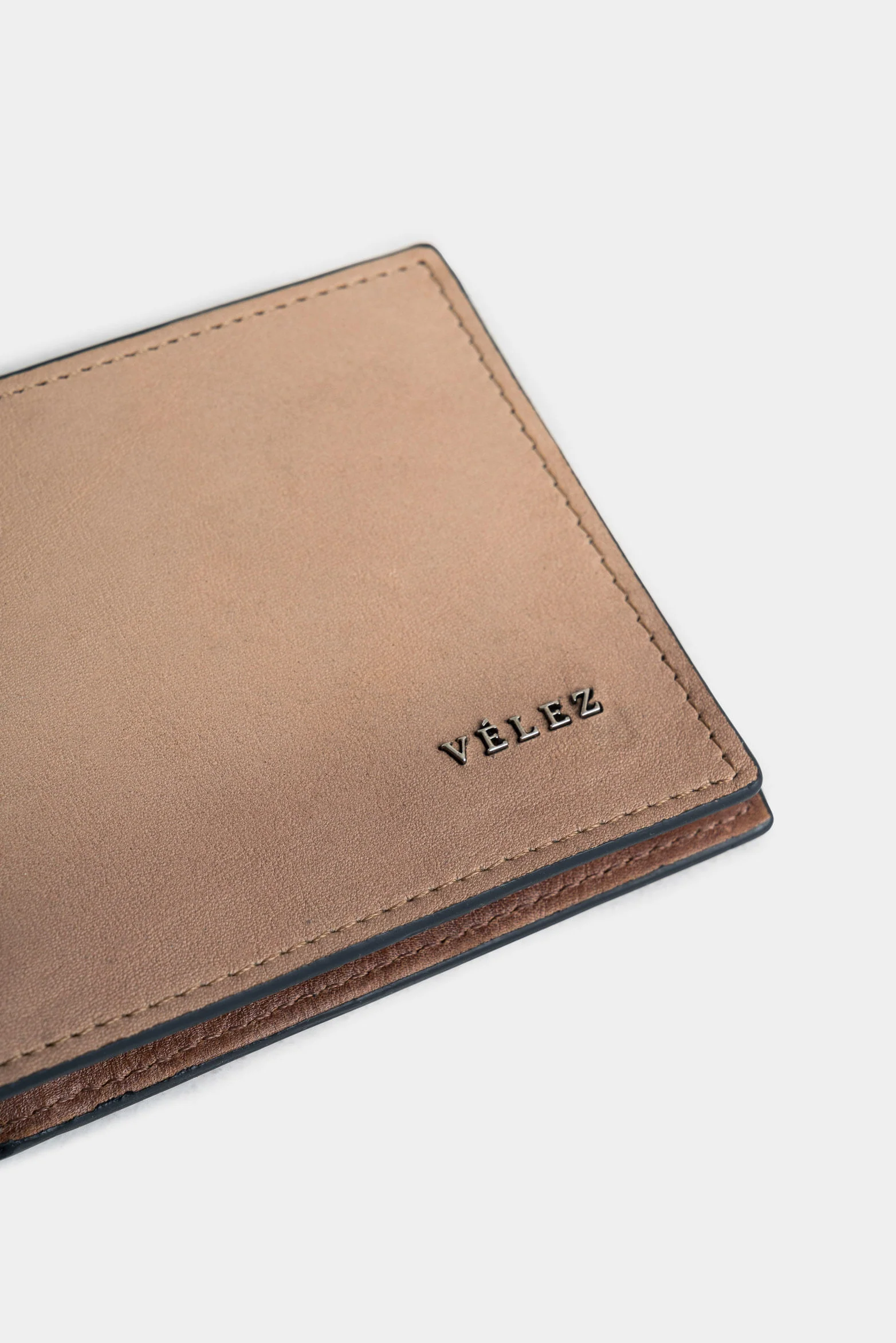 Halo Spring Leather Wallet with Contrasts for Men - Image 4