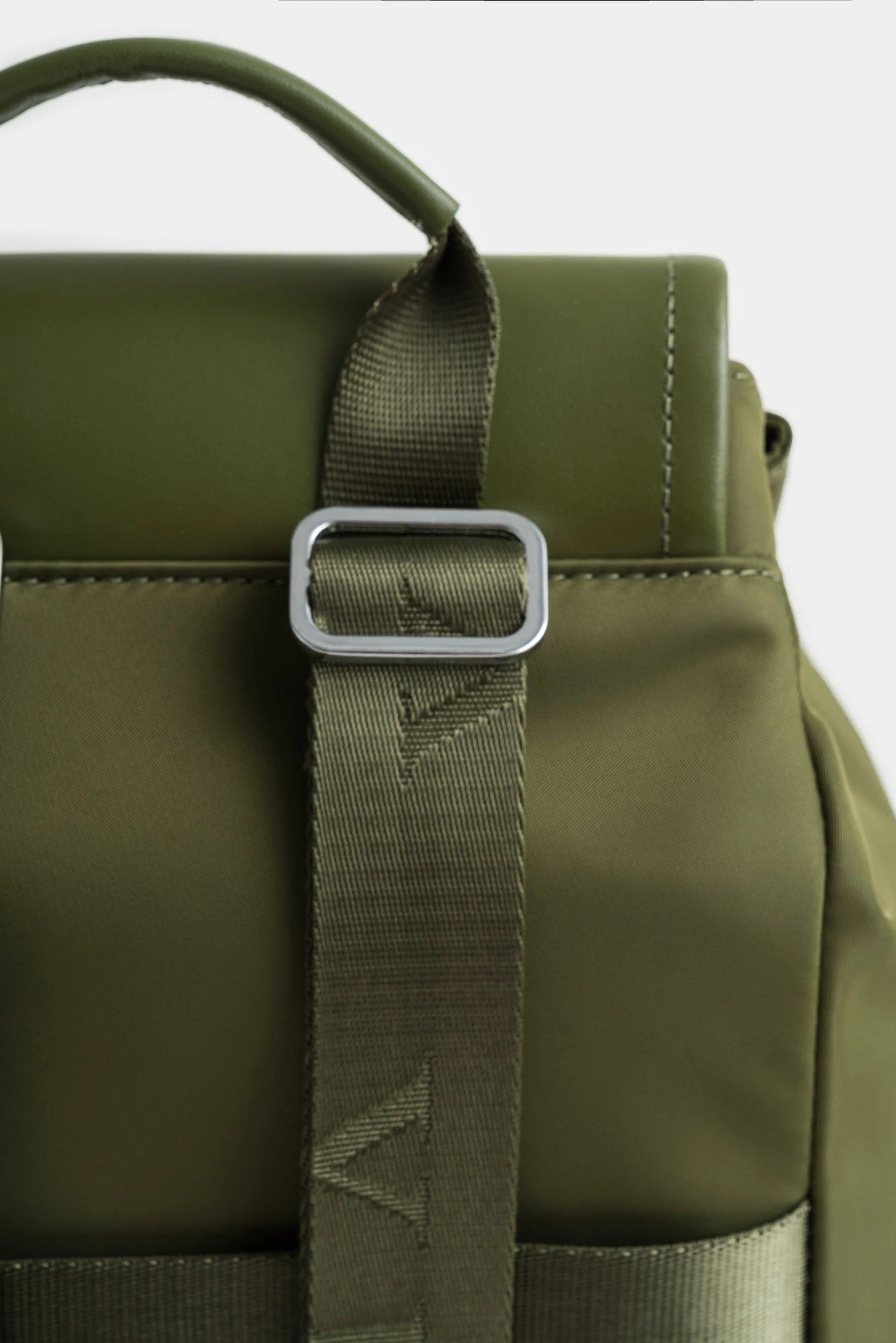 Ibiza Canvas and Leather Backpack with Green Clasp for Women - Image 5