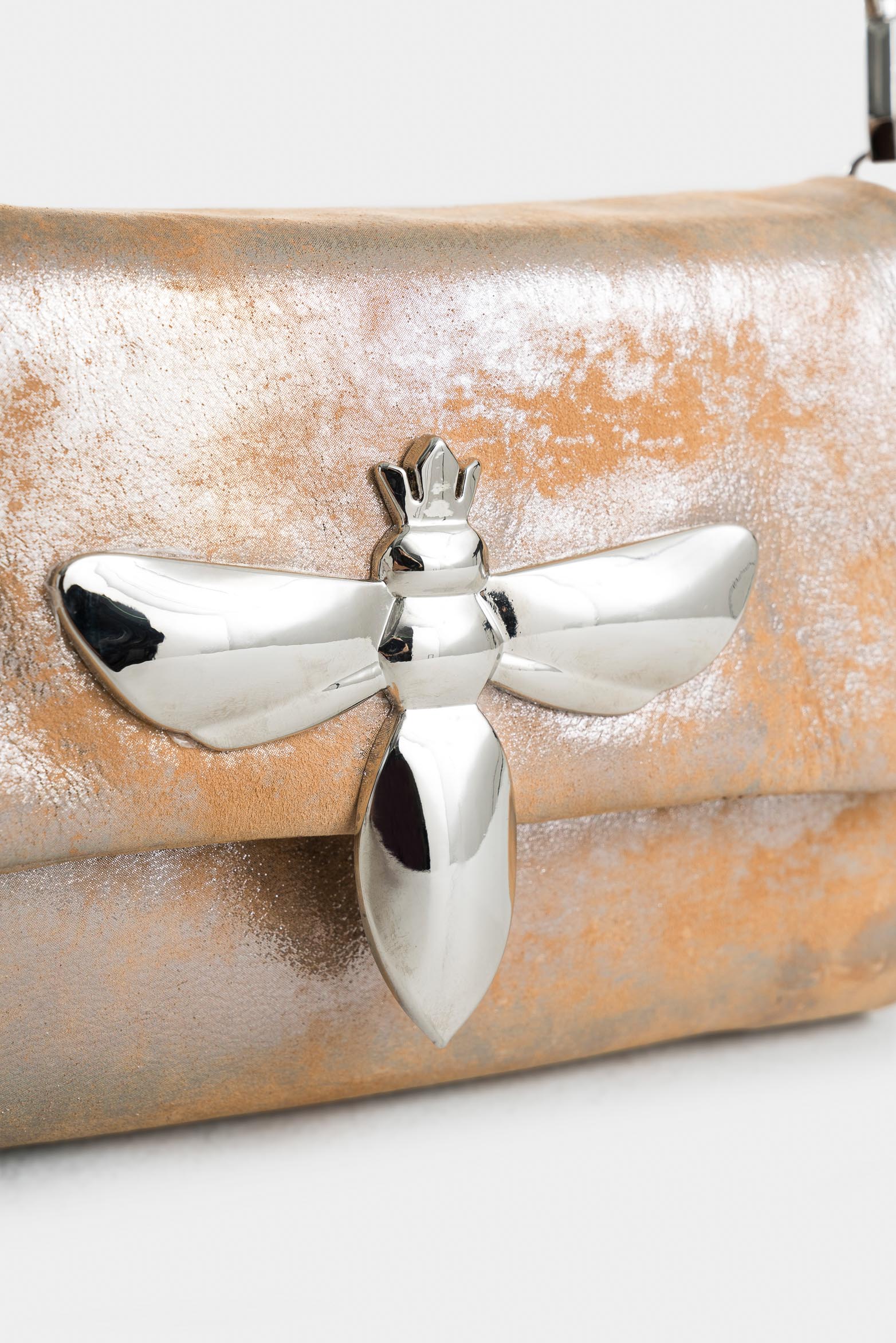 Iris Folia Leather Hands-Free Bag for Women with Bee Insignia - Image 4