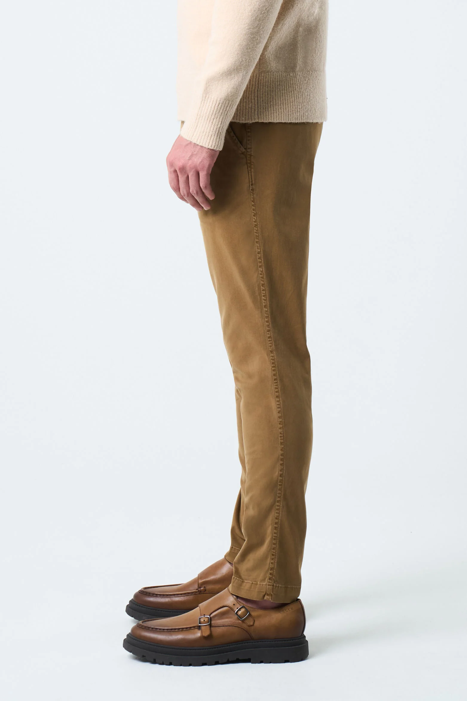 Italian Fit Semi-Fitted Chino Pants for Men - Image 5