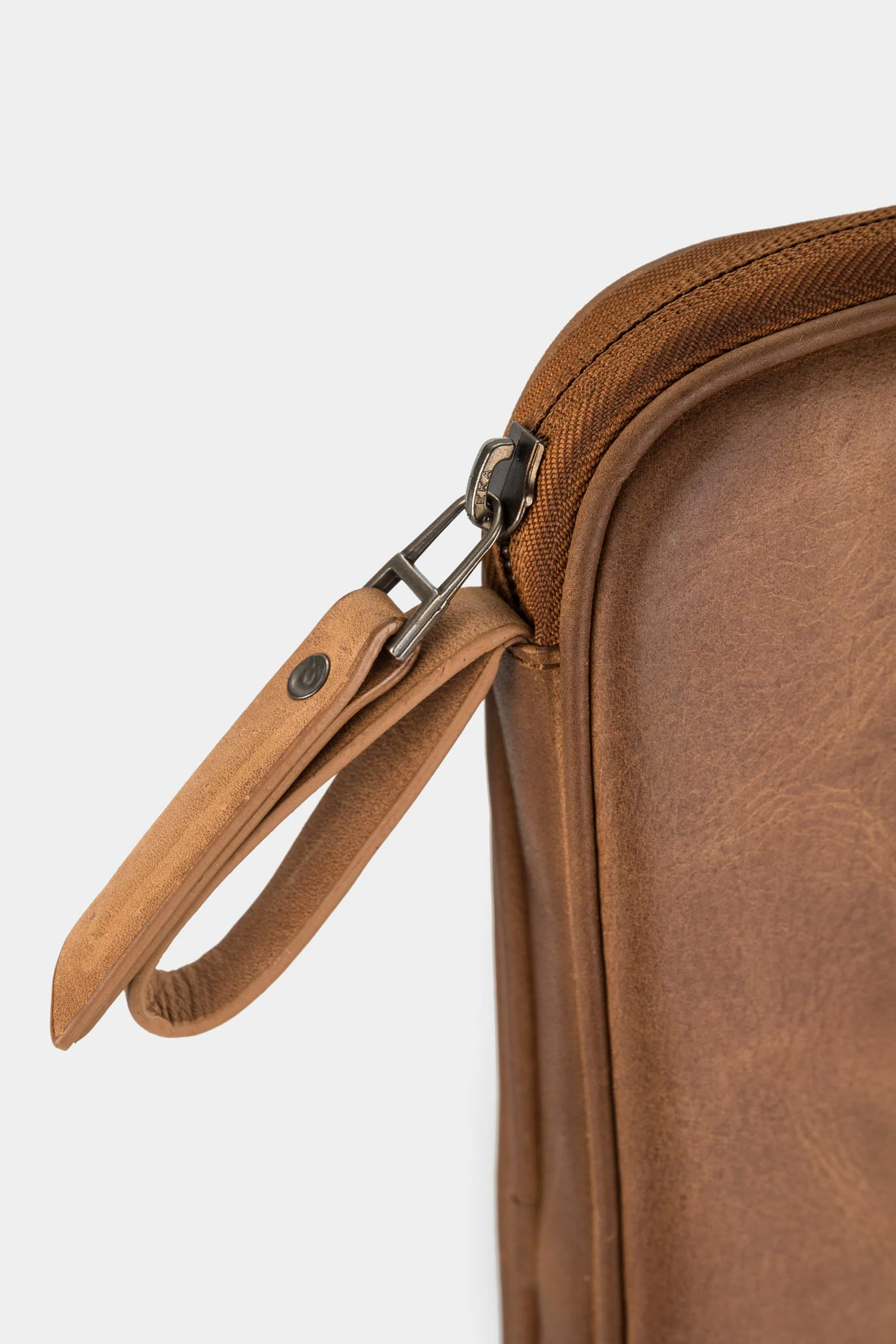 Leather Passport Holder for Men Ibis - Image 5