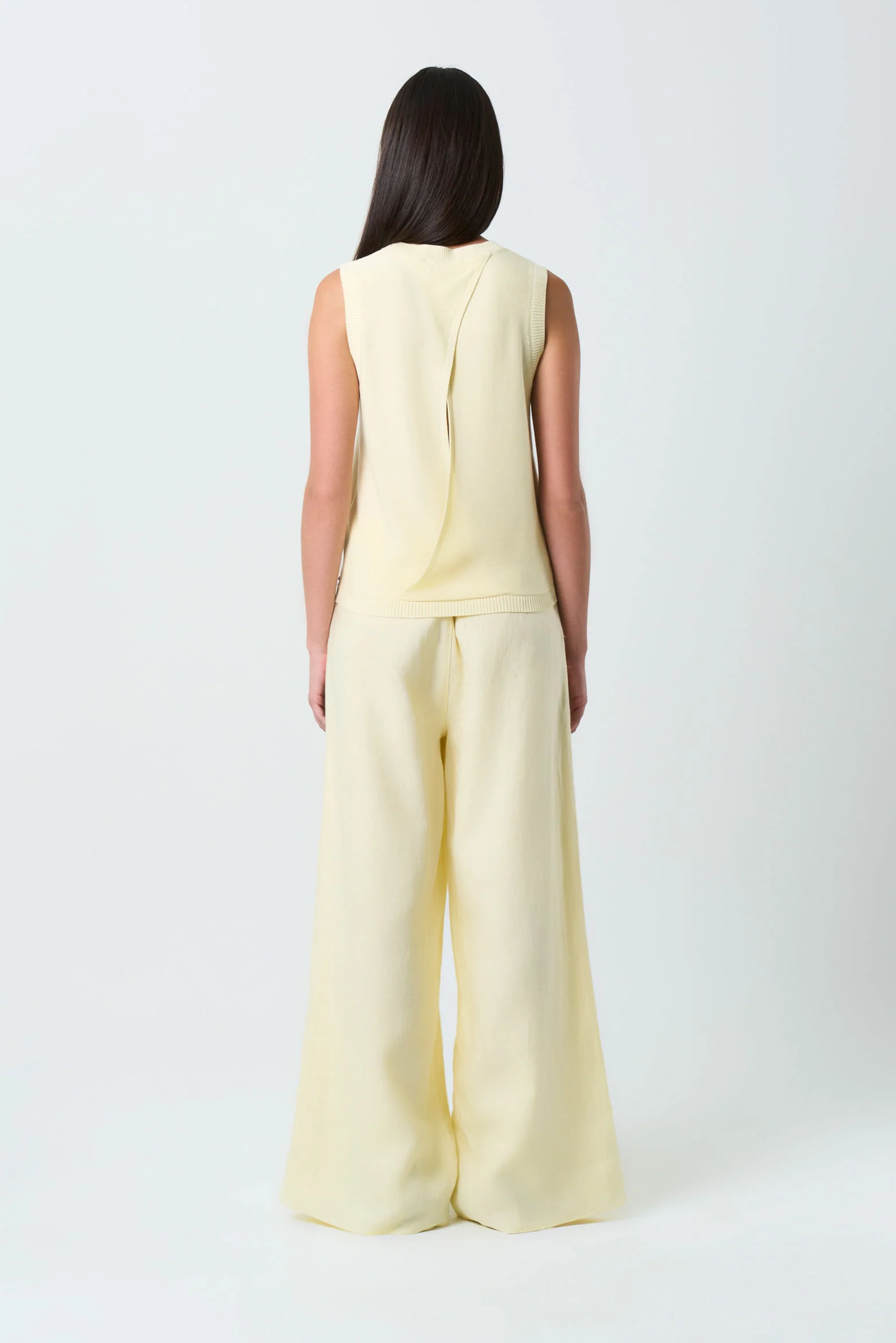 Lightweight Astromelia knit top for women - Image 3