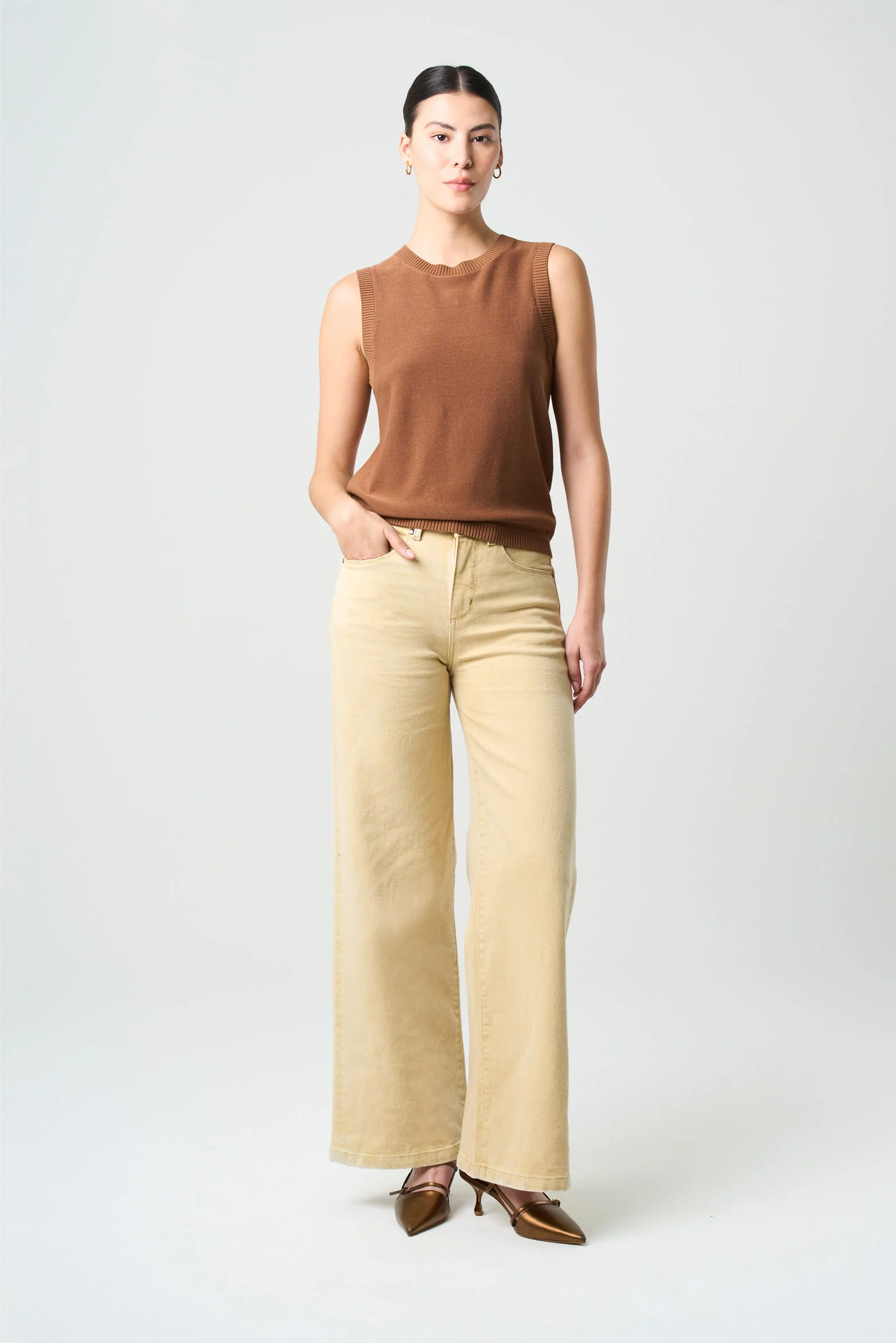 Lightweight Astromelia knit top for women - Image 4