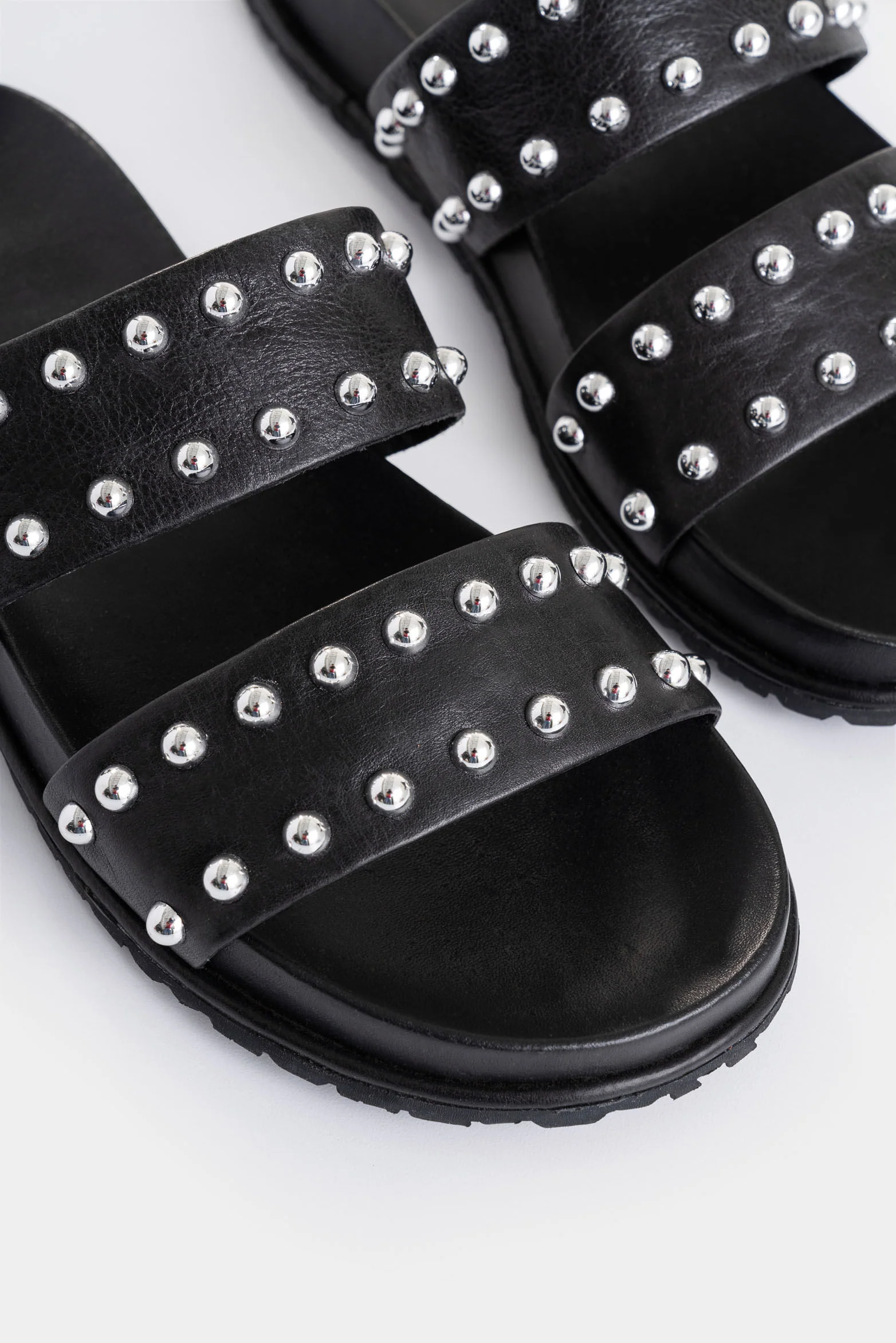 Lisboa Flat Leather Sandals for Women with Studs - Image 5
