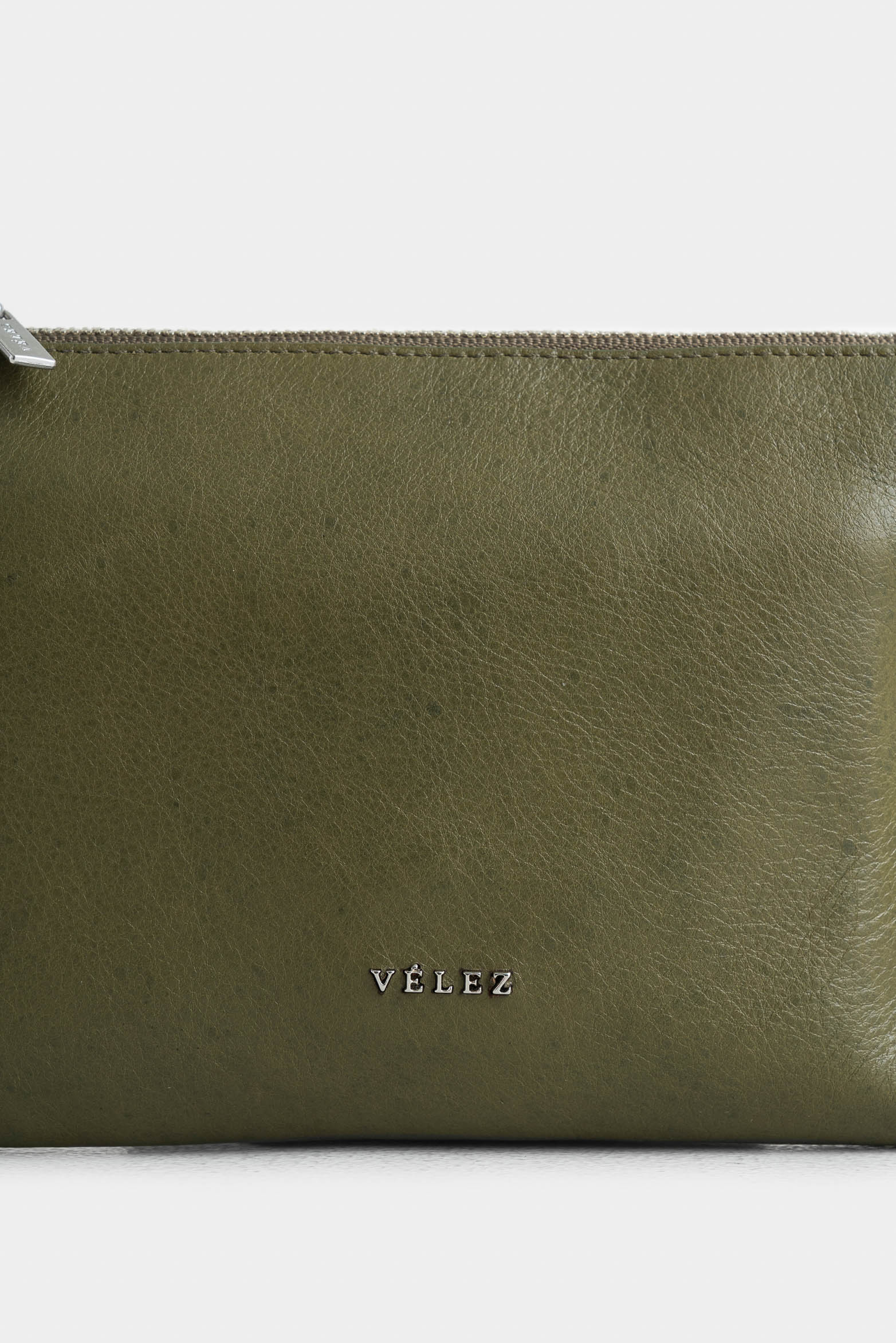 Lucia Leather Cosmetic Bag with Hexagonal Hardware - Image 4