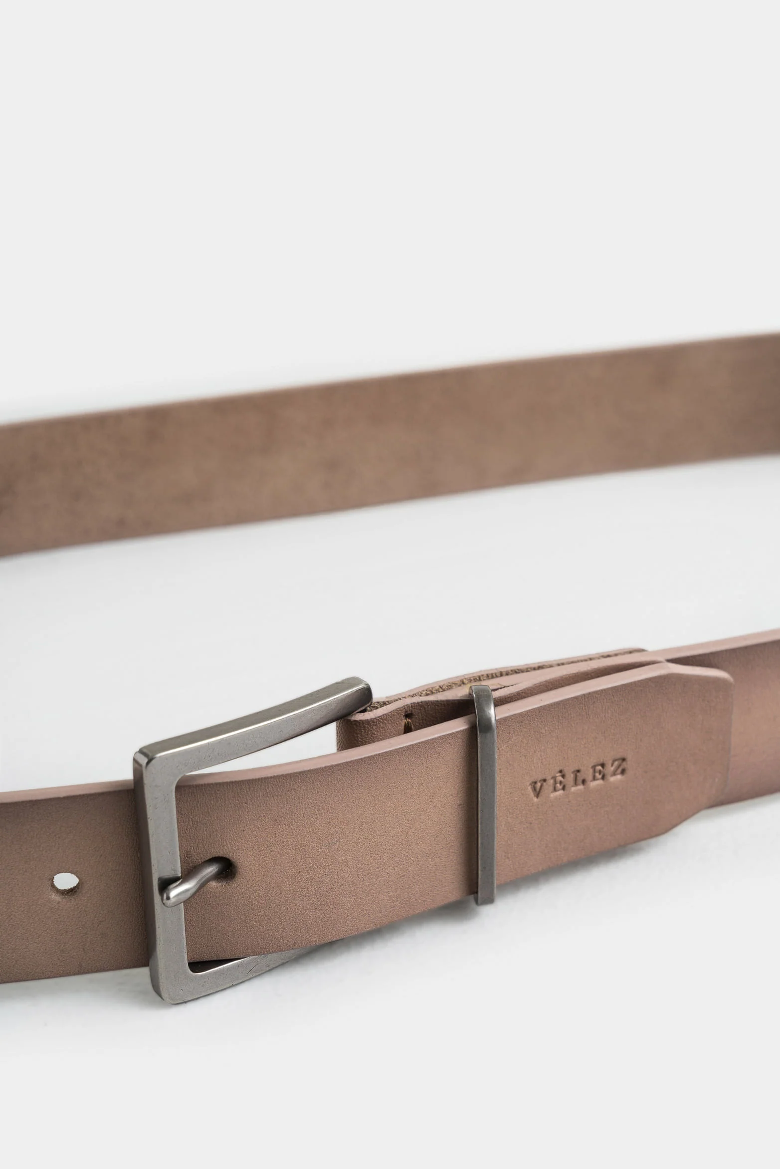 Luster Trapezoidal-Tip Leather Belt for Men - Image 3