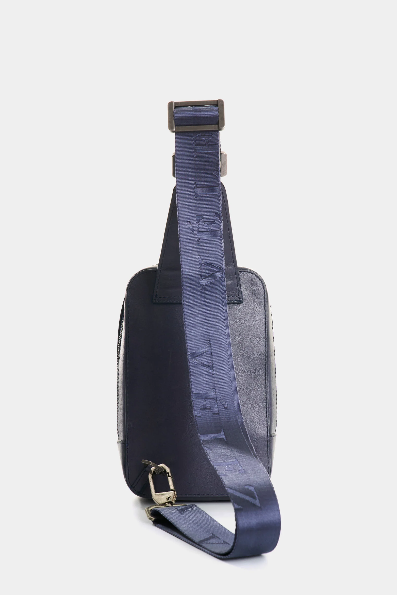 Lyra Men's Waxed Effect Leather Hands-Free Bag - Image 3