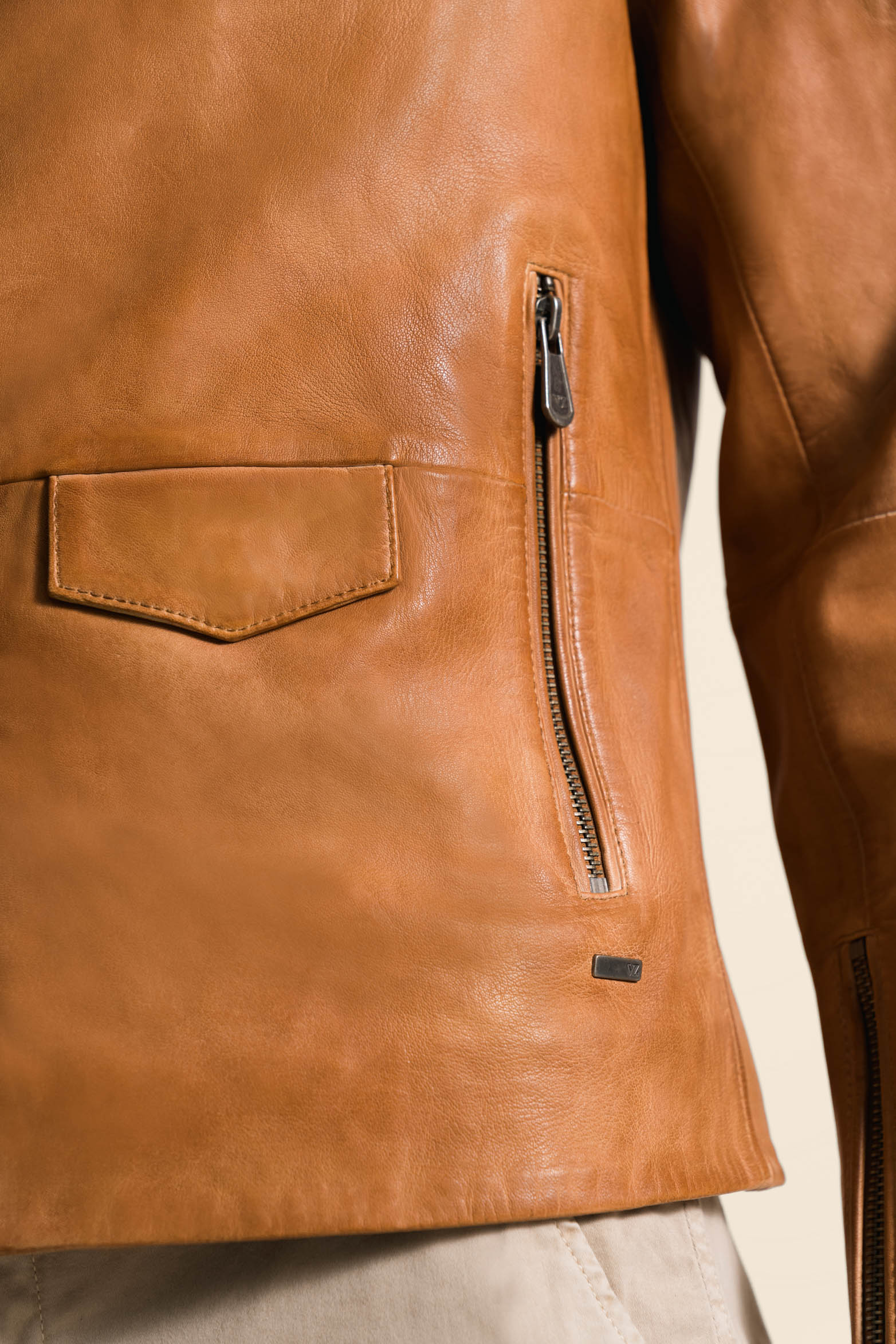 Men’s Classic Leather Biker Jacket in Honey Leather - Image 4
