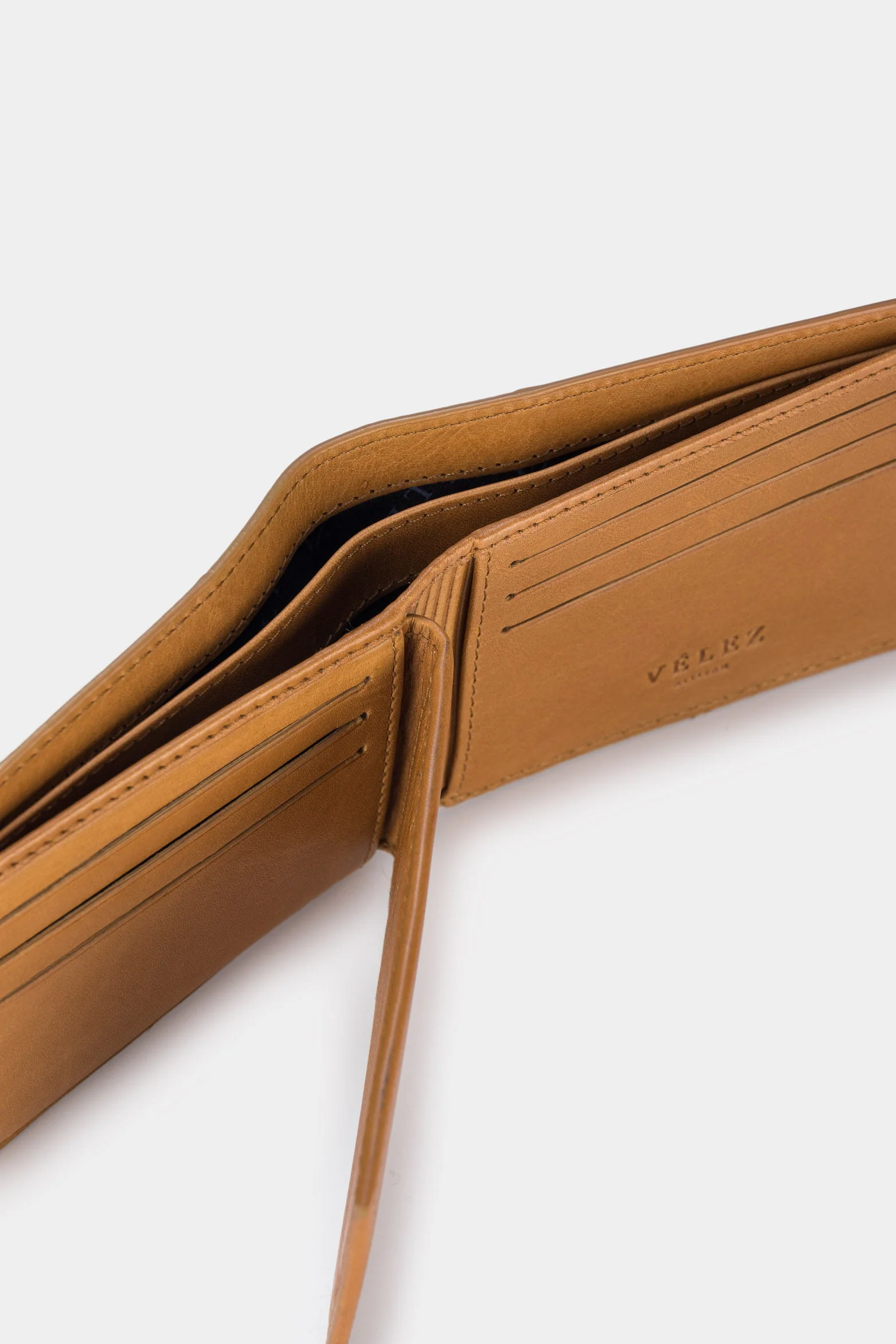 Men’s Draco Leather Wallet with Mixed Textures - Image 7