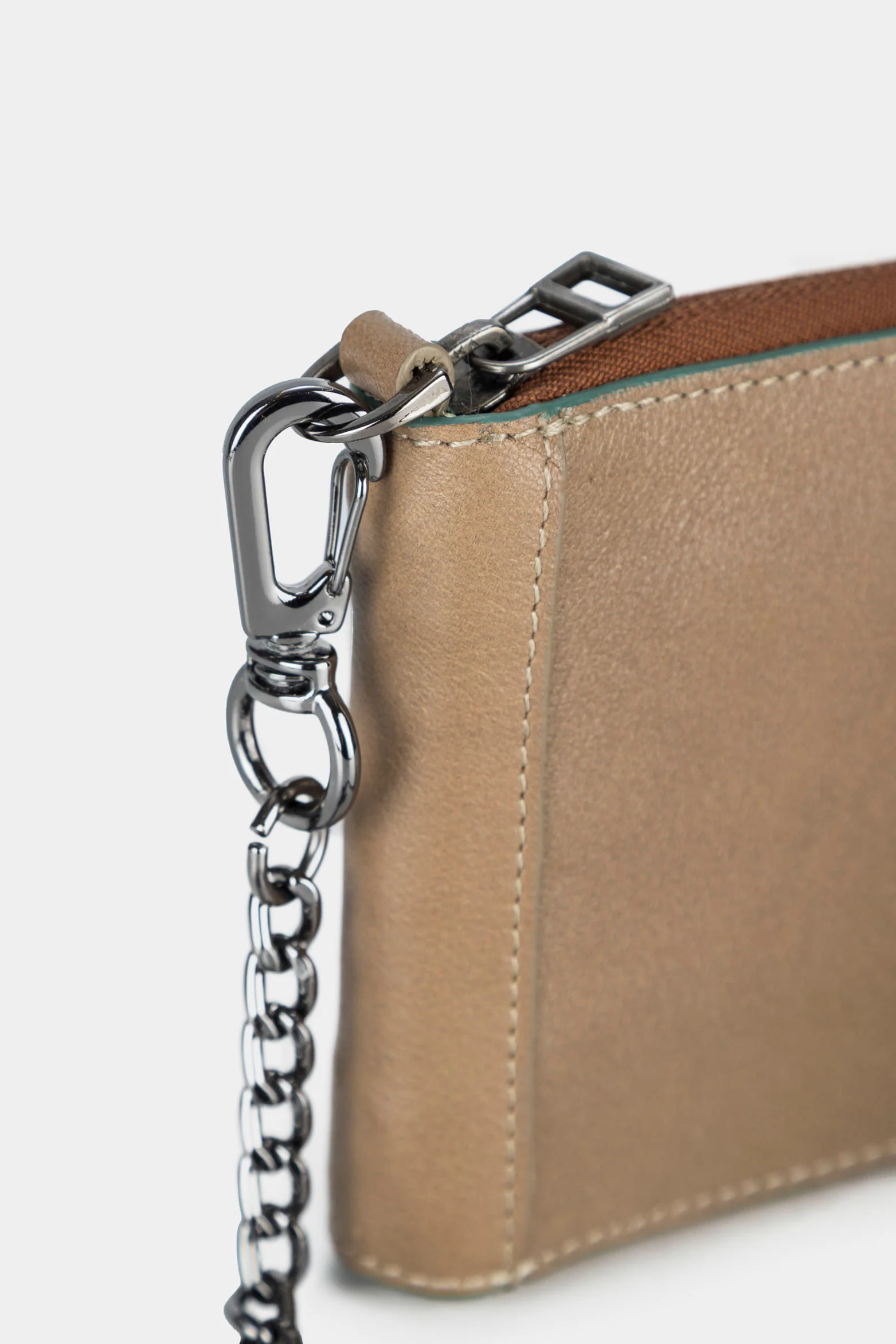 Men’s Lebrunt Leather Wallet with Removable Chain and Carabiner - Image 5