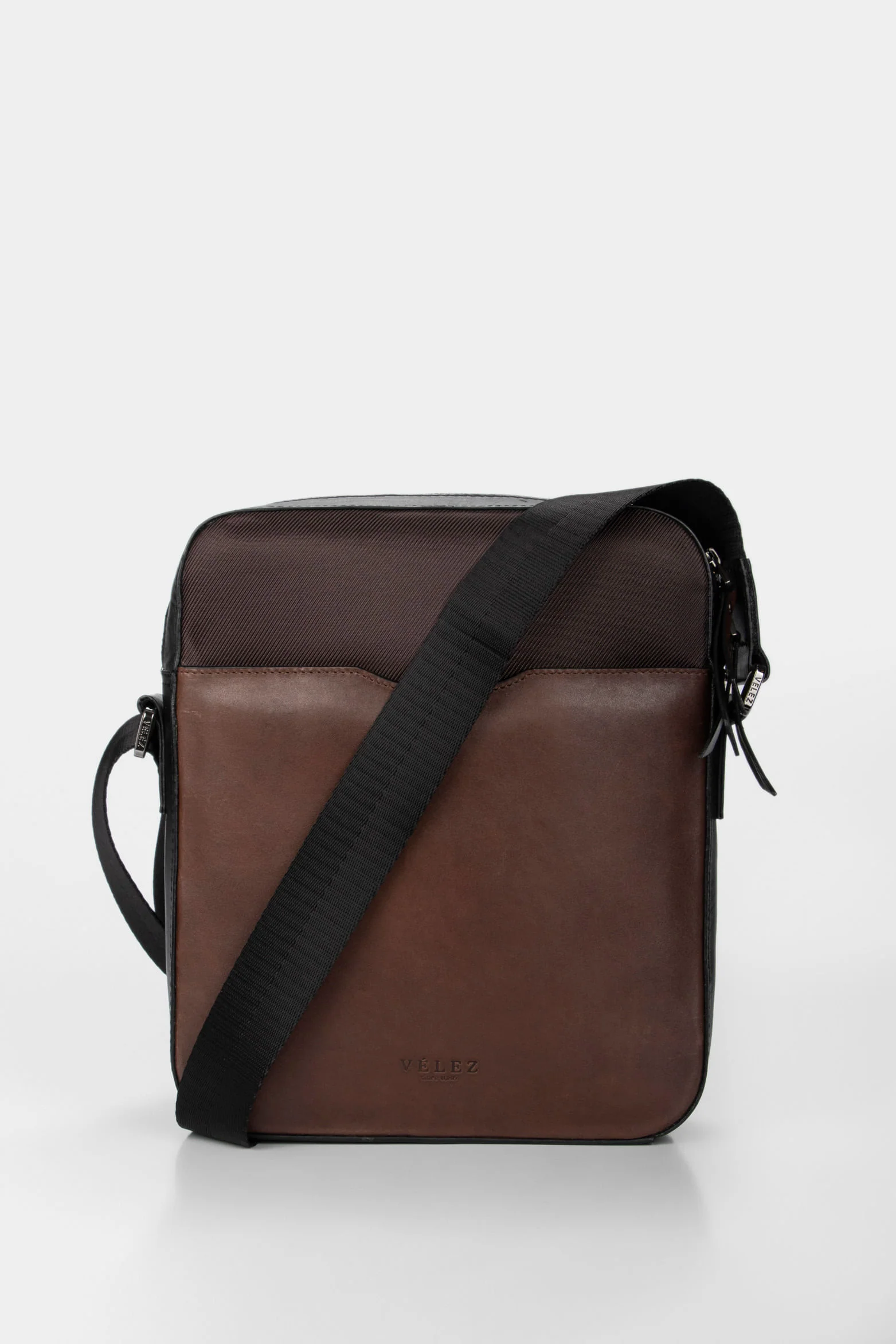 Men’s Reversible Leather Shoulder Bag - Image 4