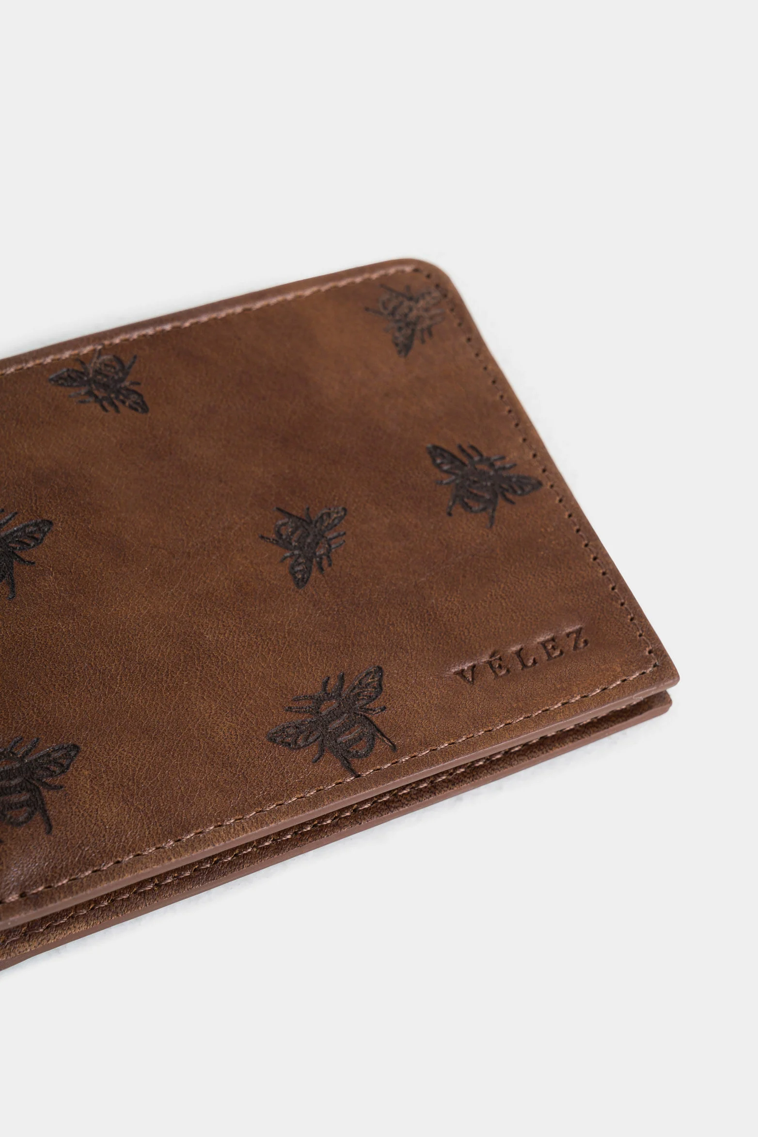 Men's Hibiscus Leather Wallet with Embossed Bee - Image 4