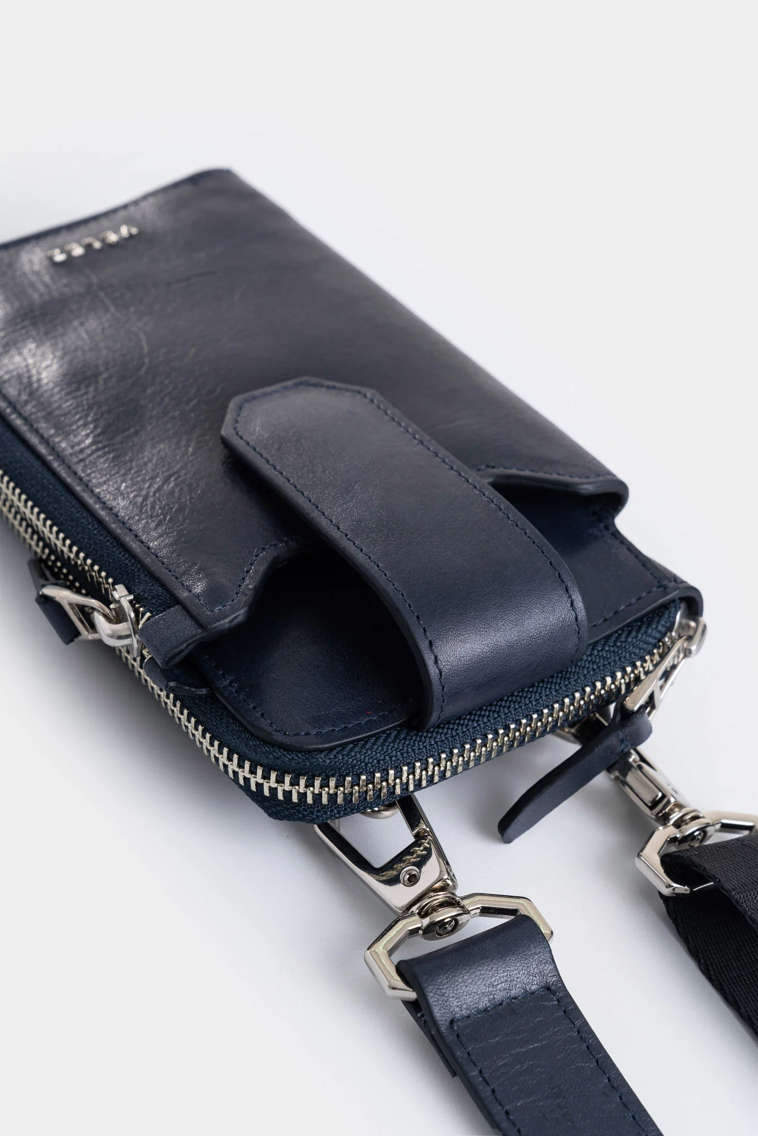 Men's Leather Wallet with Cell Phone Pocket - Image 5