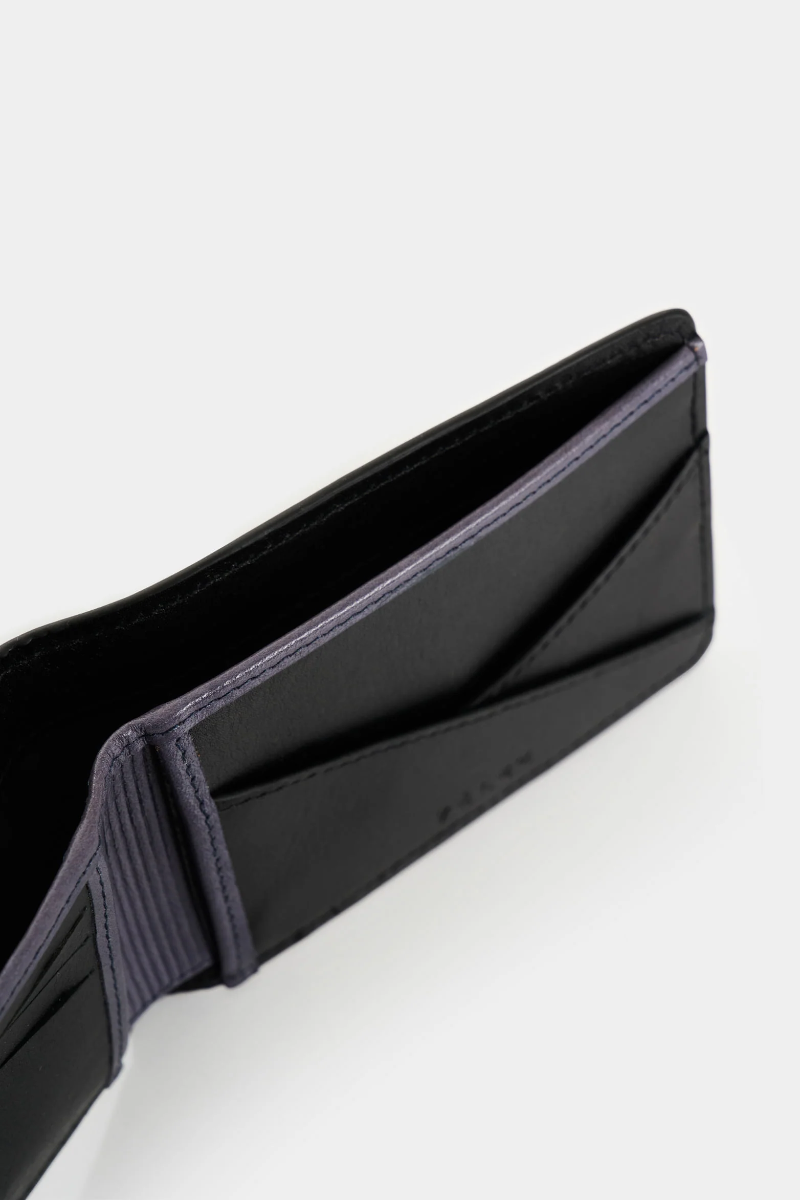 Men's Oasis Leather Wallet with Contrast Detail - Image 5
