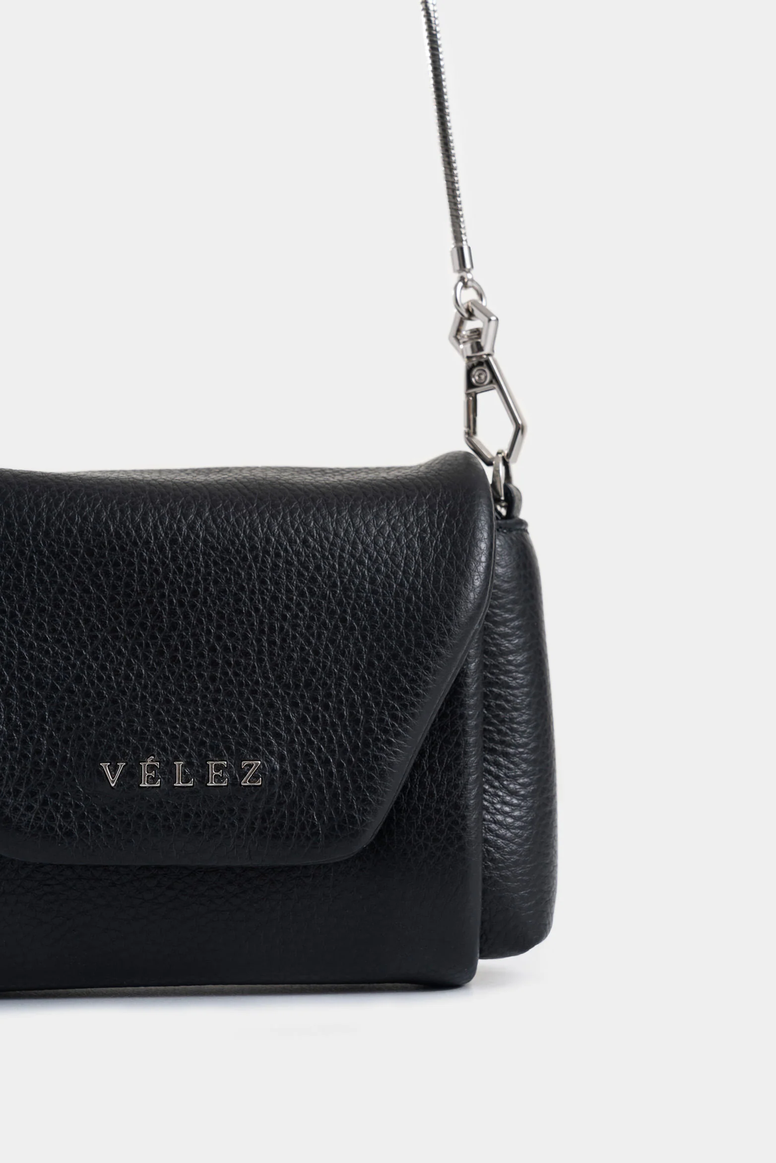 Mini Leather Card Holder for Women with Removable Chain - Image 4