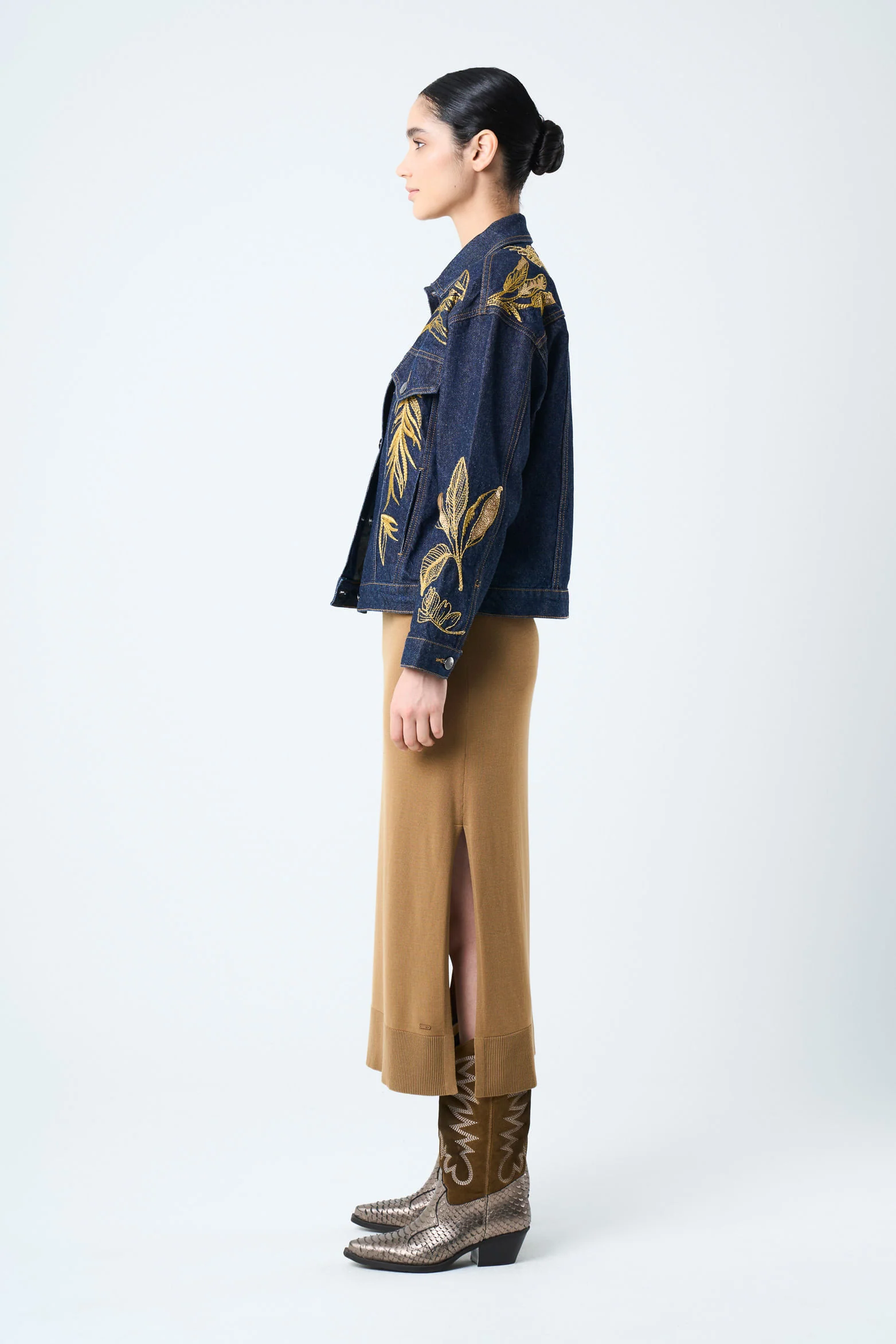Ocaso Jacket for Women Trucker Silhouette - Image 3