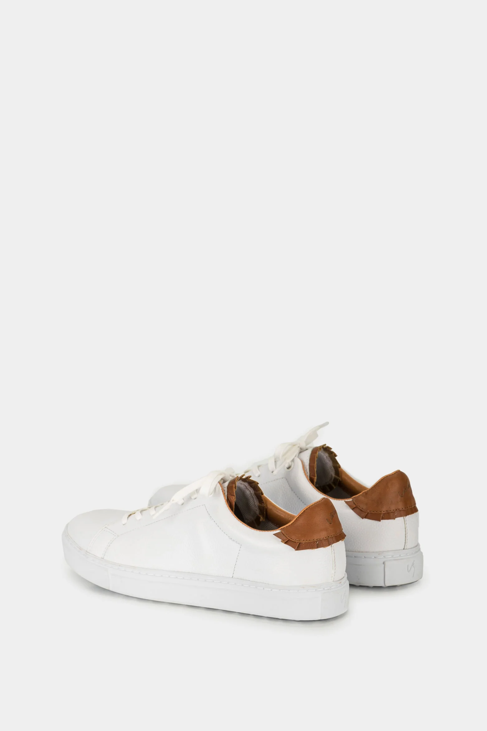 Oda Casual Two-Tone Leather Sneakers in White - Image 3
