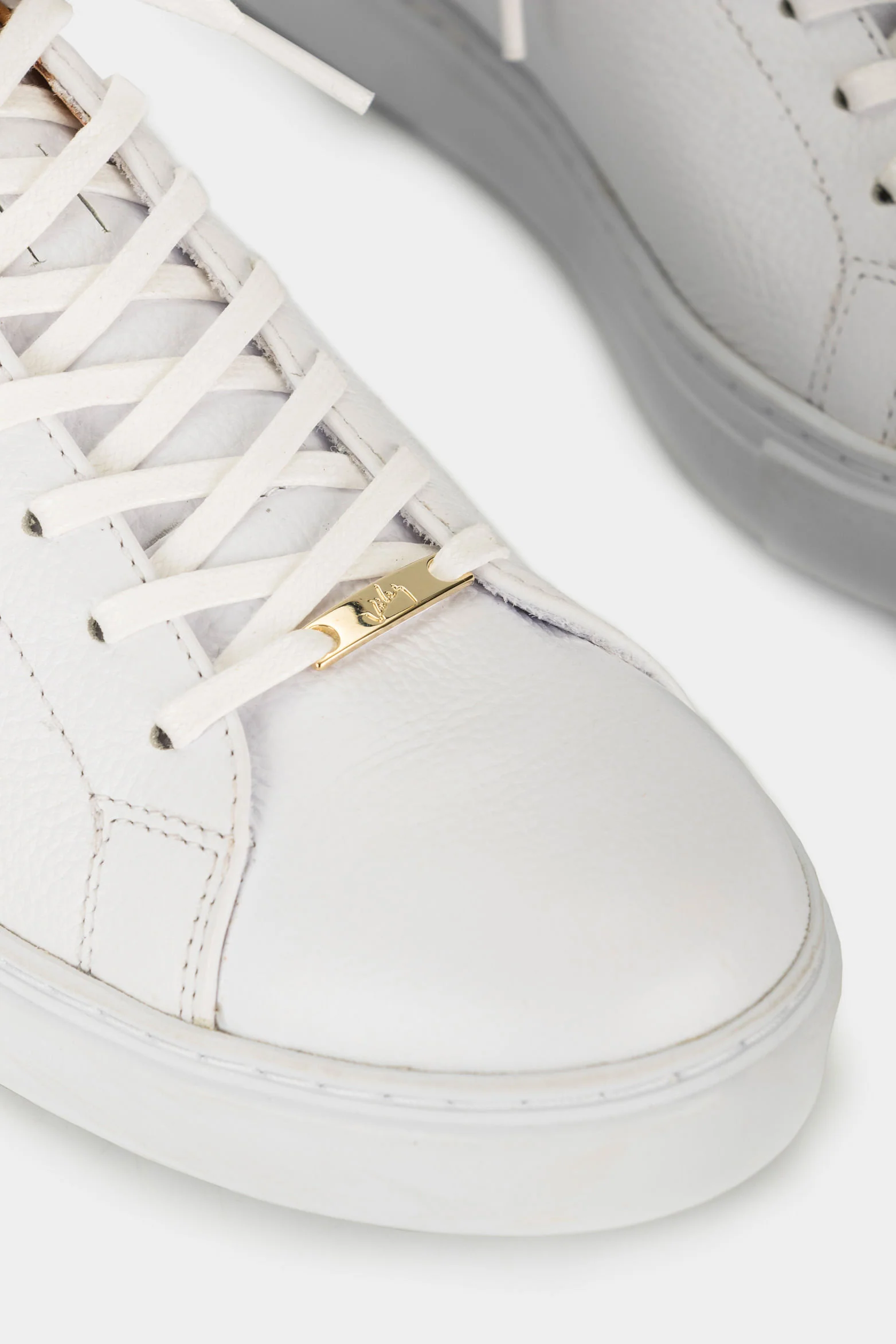 Oda Casual Two-Tone Leather Sneakers in White - Image 4