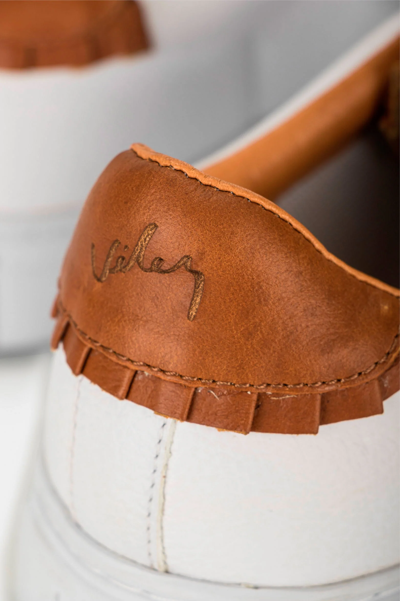 Oda Casual Two-Tone Leather Sneakers in White - Image 6