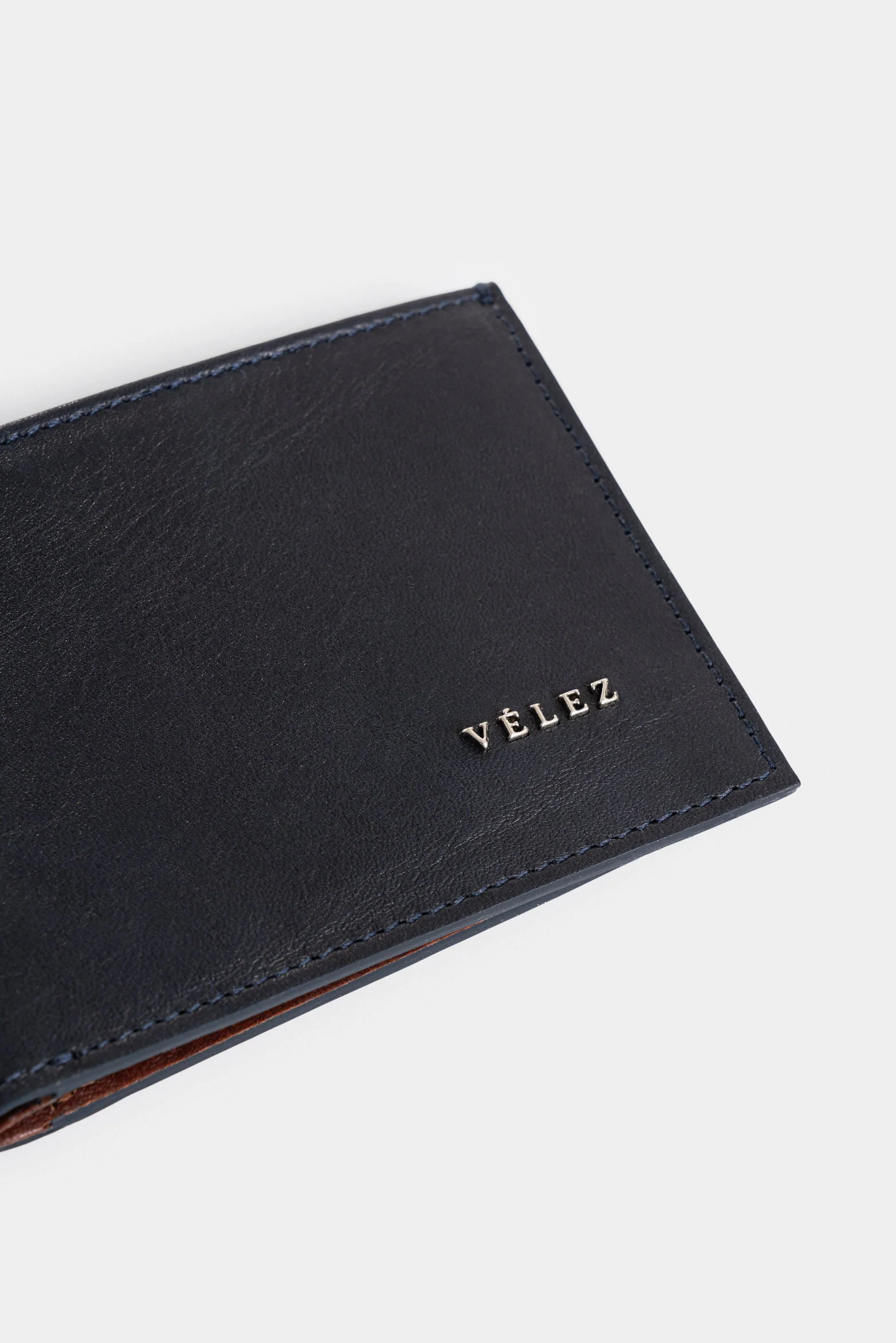 Ontario 3.0 leather wallet for men with contrast detail - Image 4