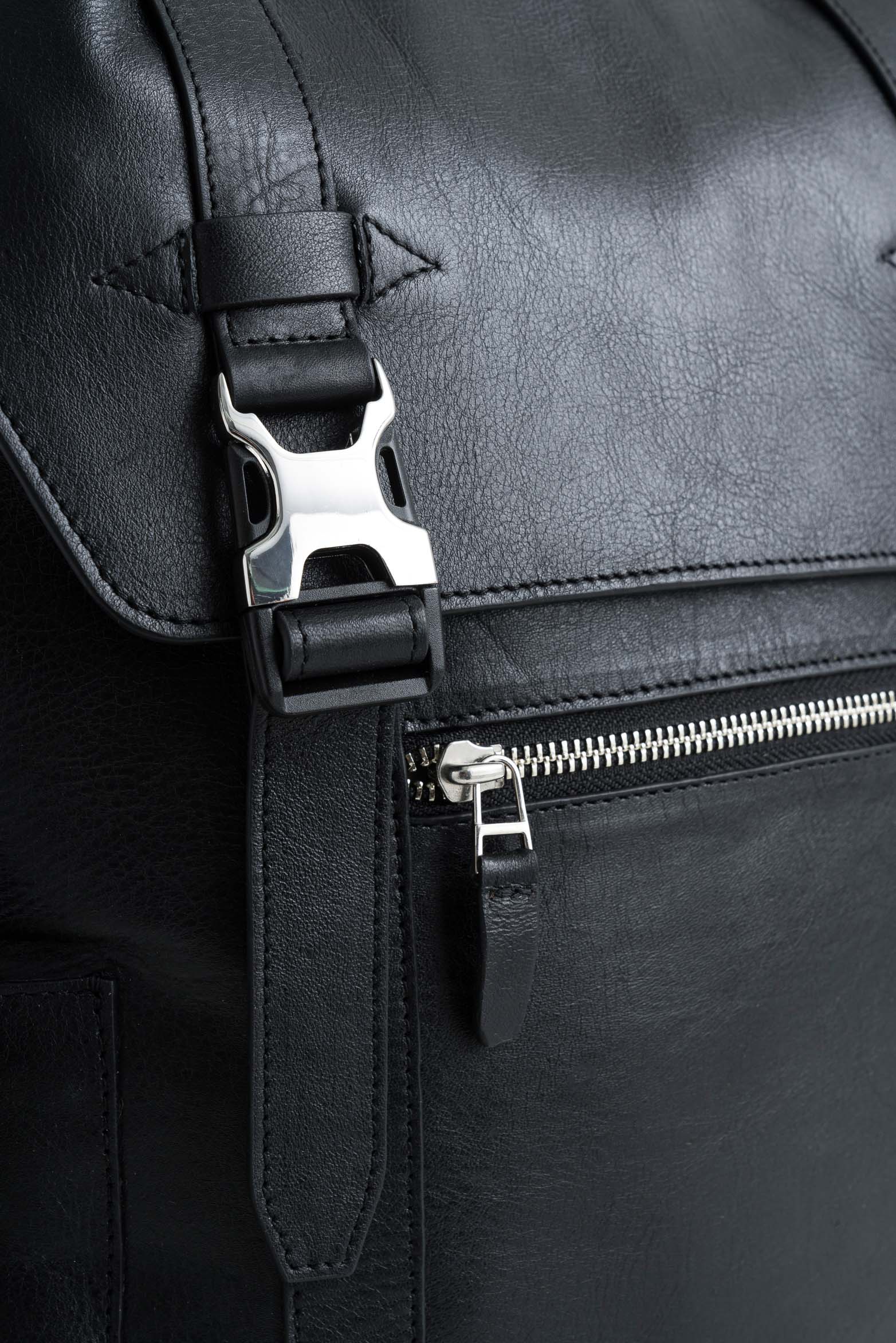 Ontario Leather Backpack for Men with Woven Handle - Image 4