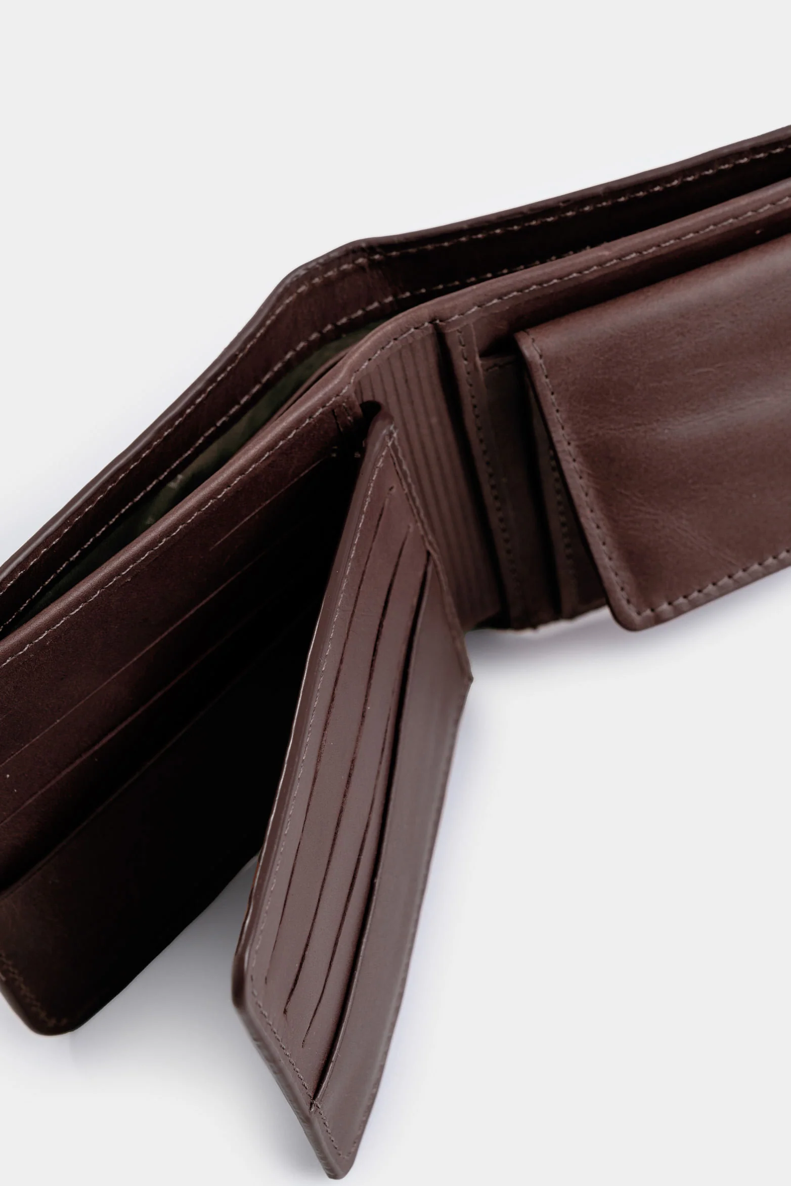 Paled Leather Wallet for Men Casual Style - Image 5