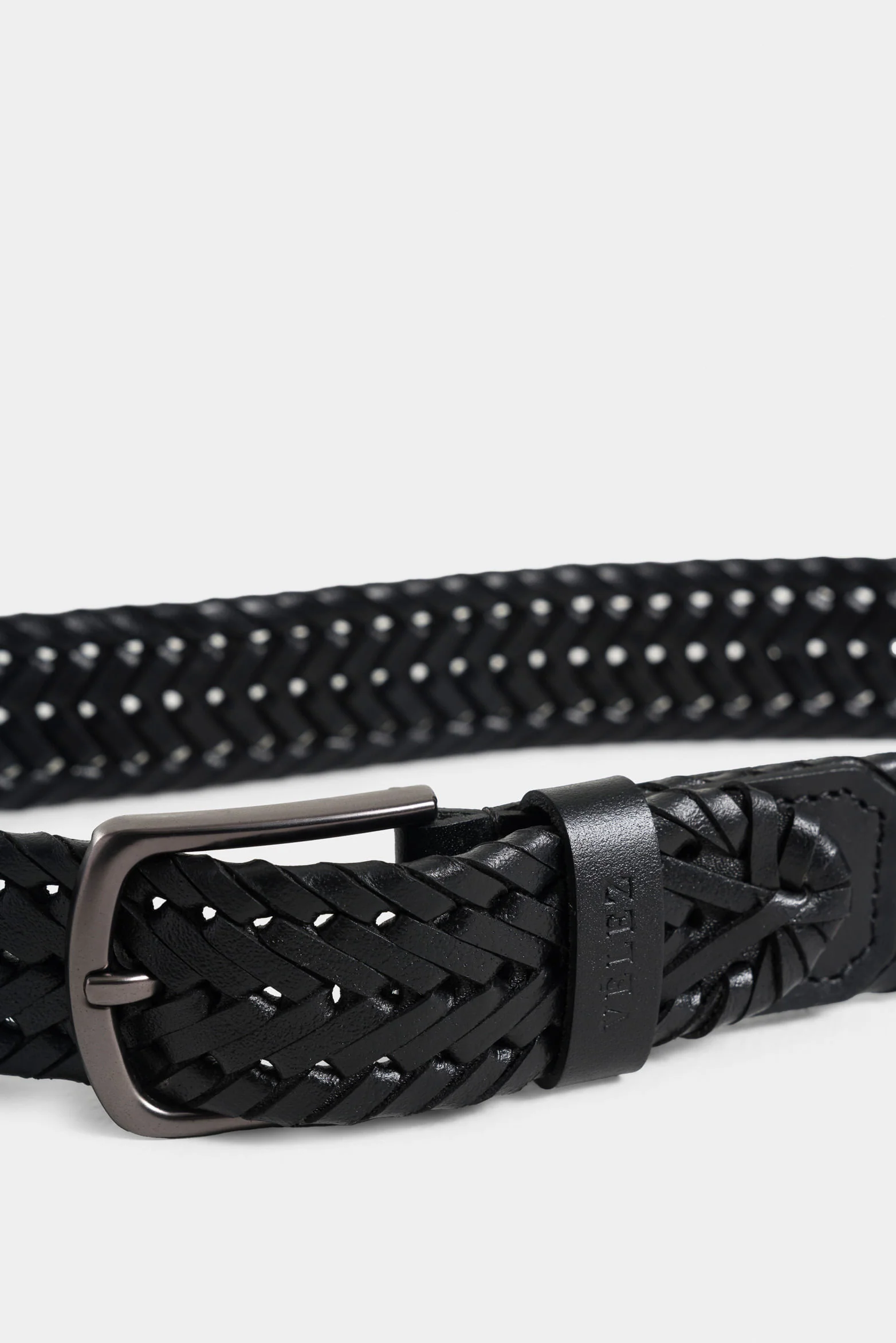 Petunia Single-Face Braided Leather Belt for Men - Image 3
