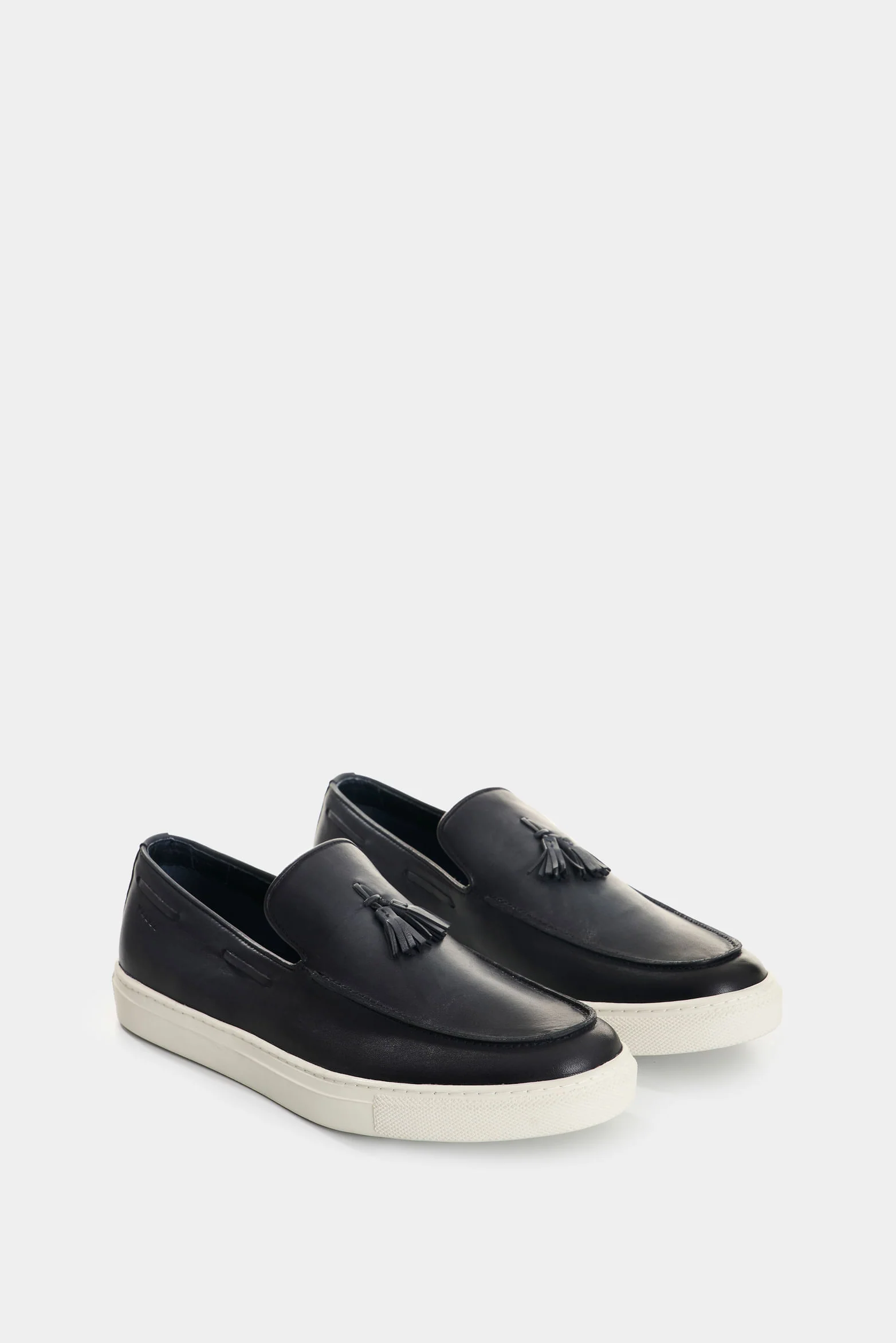 Solan Men's Leather Loafers in a Distressed Finish - Image 2