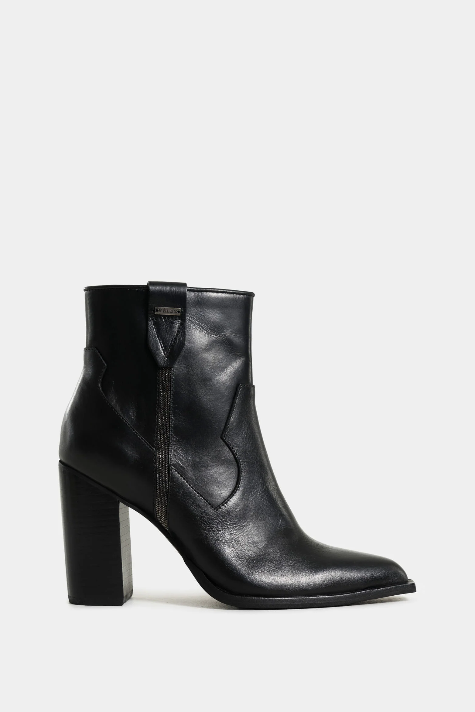 Tatacoa Leather Ankle Boots with Millaré Detailing