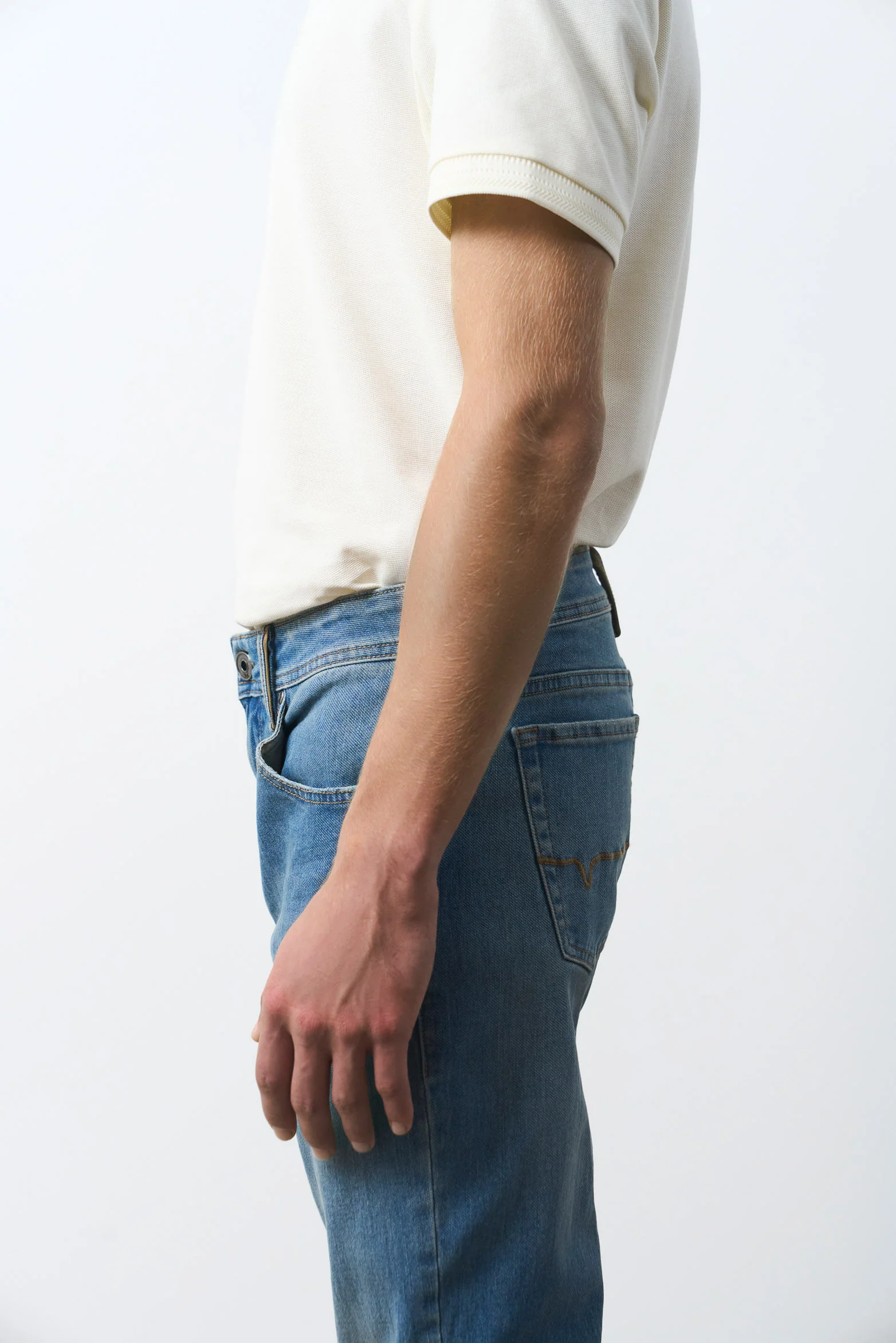 Thani semi-fitted jeans with leather details for men - Image 5