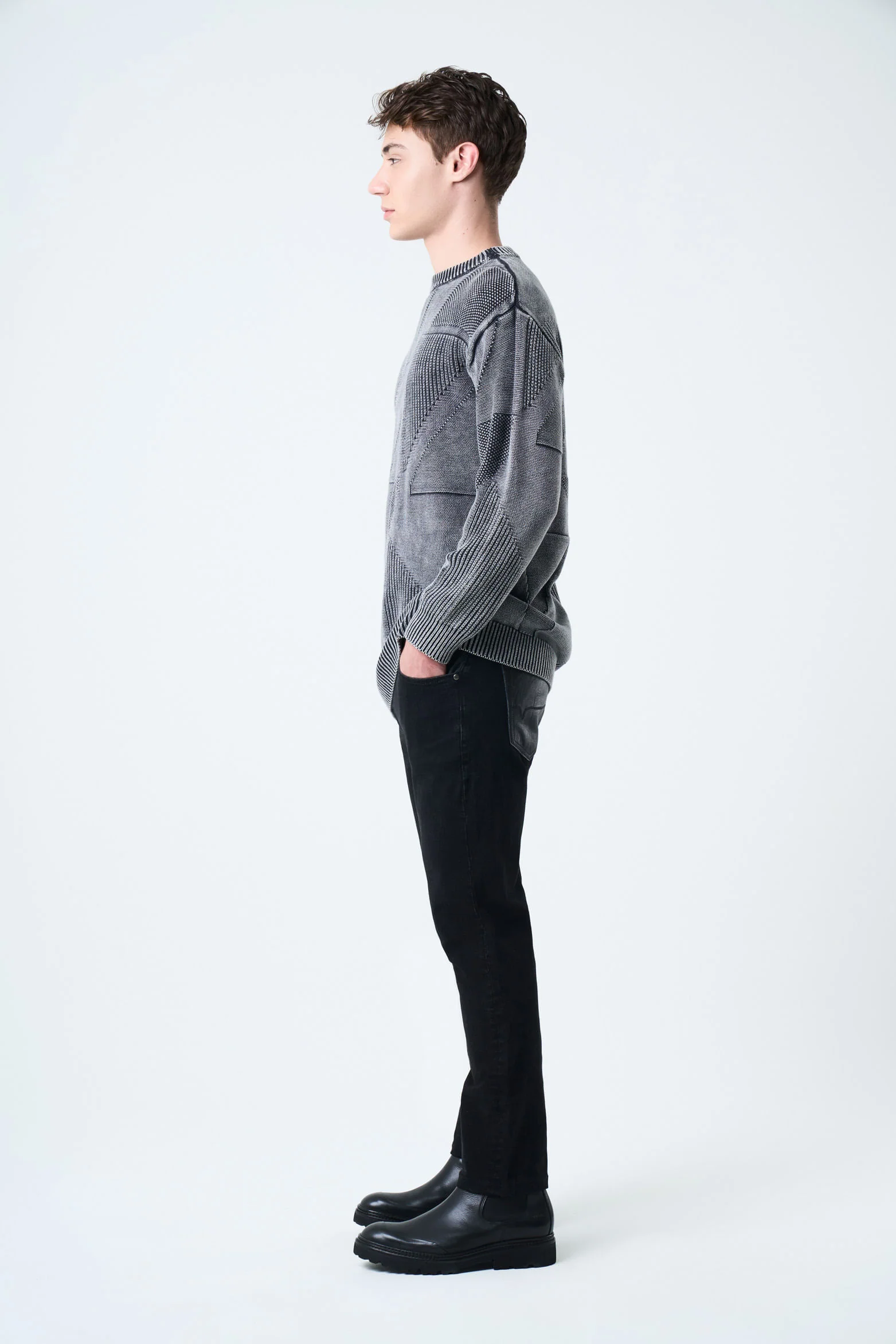 Triangles knitted sweater for men semi-fitted - Image 2