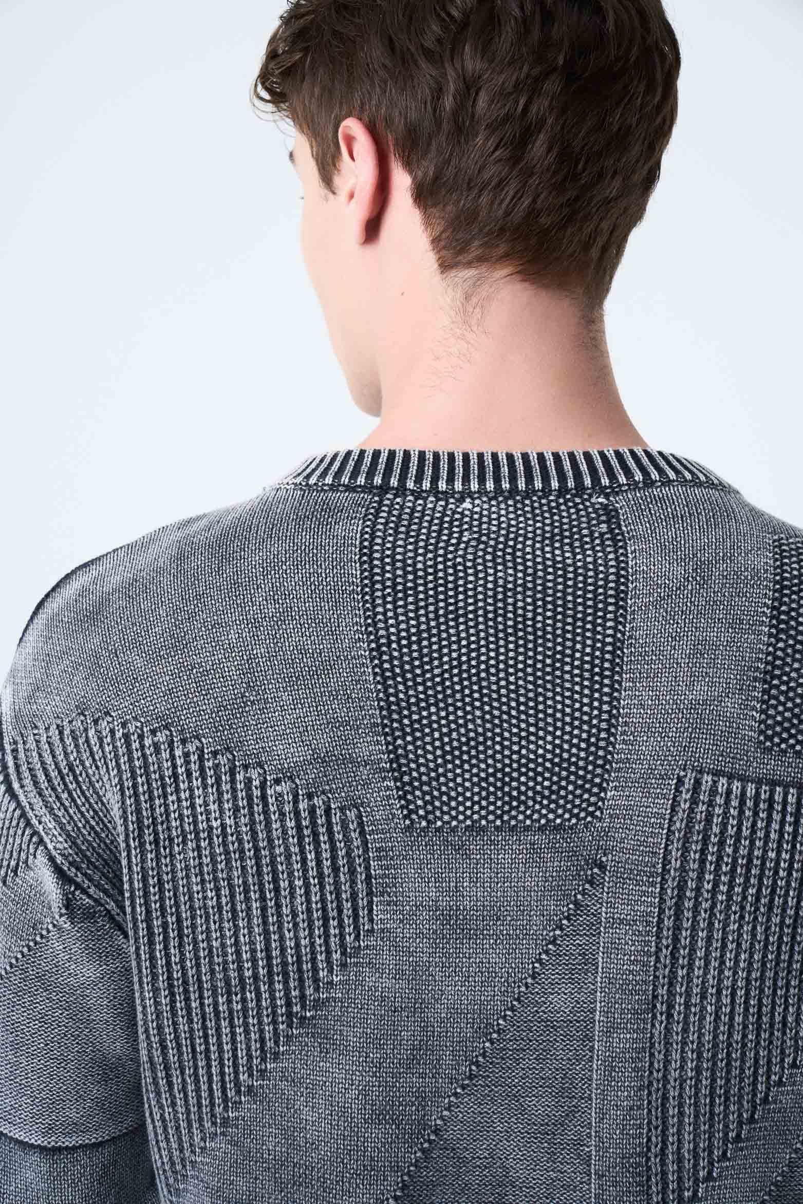 Triangles knitted sweater for men semi-fitted - Image 6