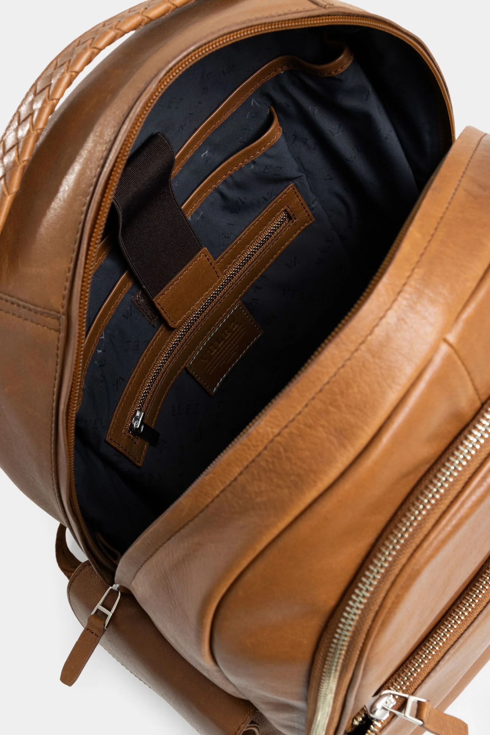 Tropical Escape 2.0 Leather Backpack for Men with Side Pocket - Image 6