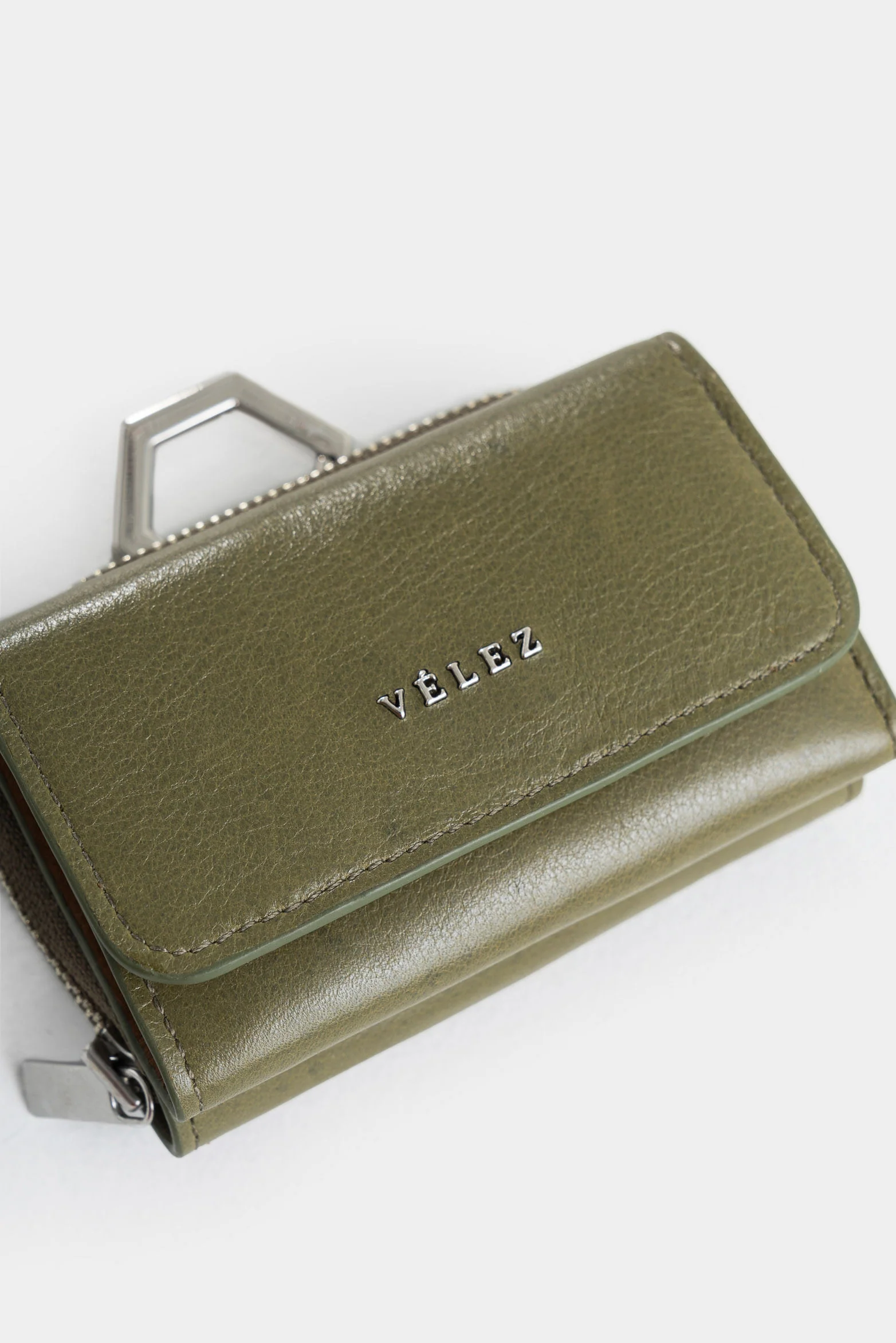Tropical Leather Coin Purse for Women with Hexagonal Hardware - Image 4
