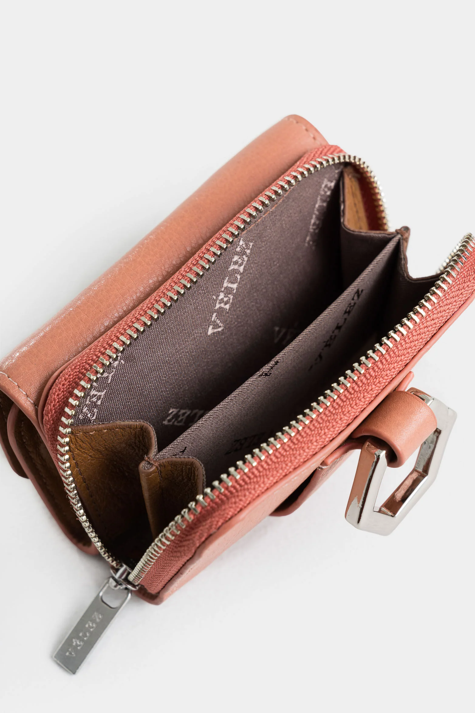 Tropical Leather Coin Purse for Women with Hexagonal Hardware - Image 5