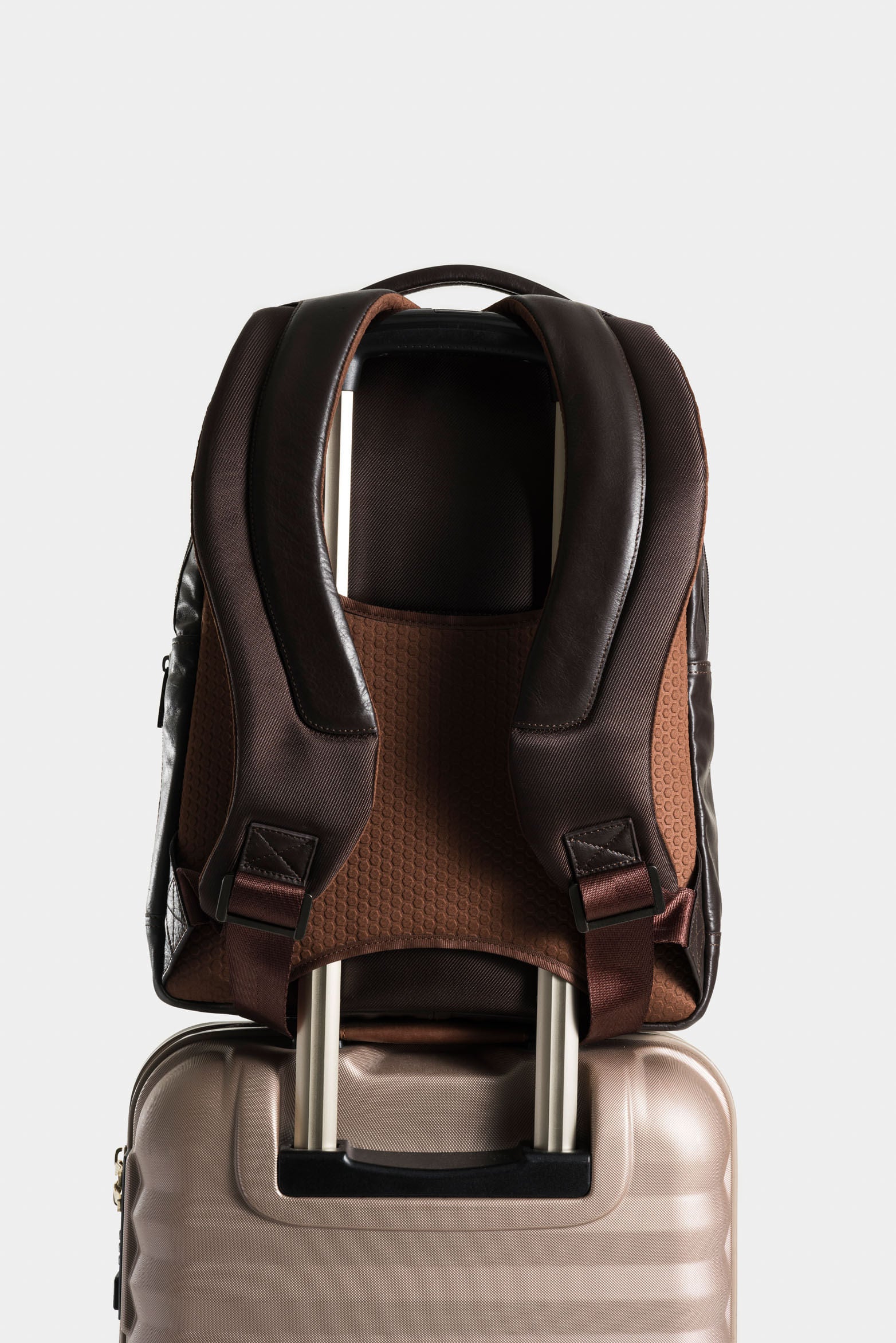 Waterproof 2 leather backpack for men with bidirectional zipper - Image 3