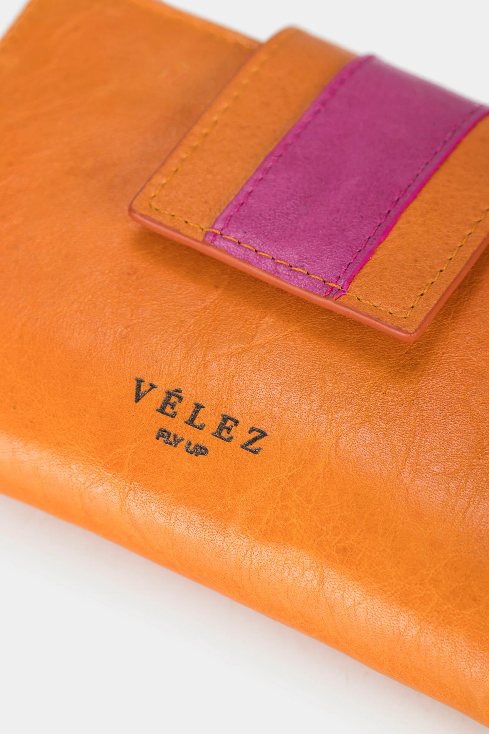 Women’s Alarcón Leather Wallet with Contrasting Color Accents - Image 4