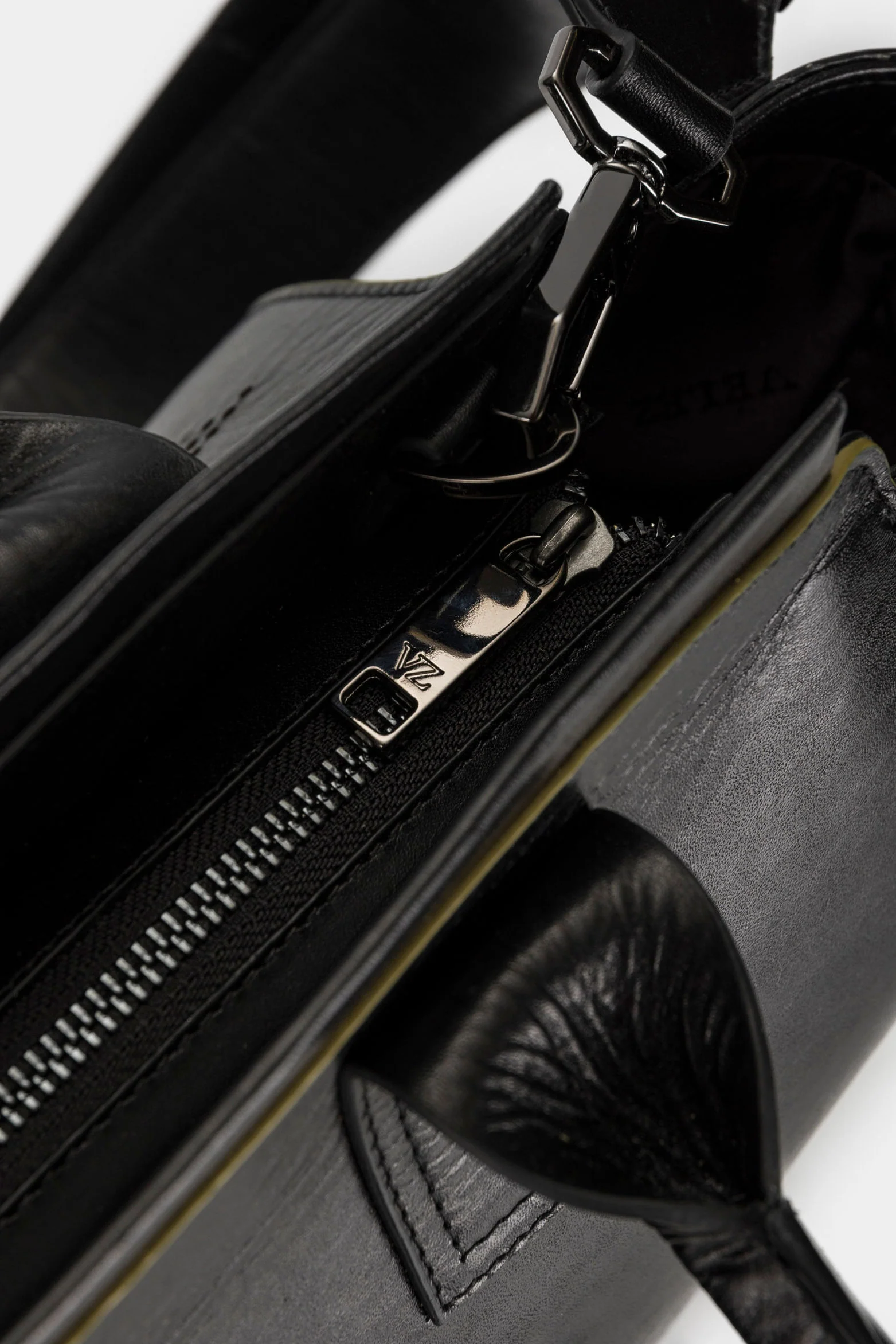 Women’s Antwerp Leather Shopper Handbags with VZ Monogram - Image 7