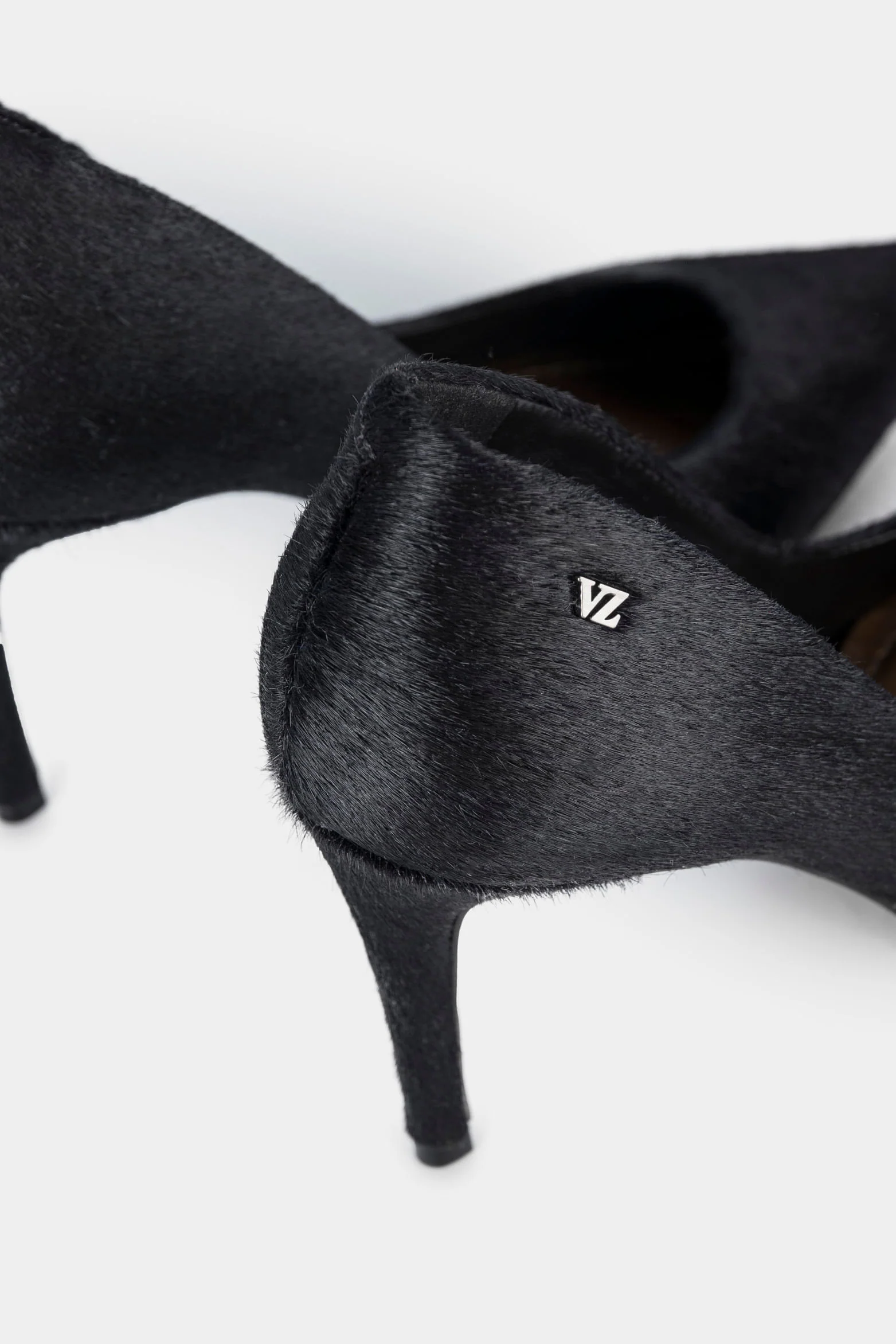 Women’s Morocco Pump in Black Leather with Pointed Toe - Image 6